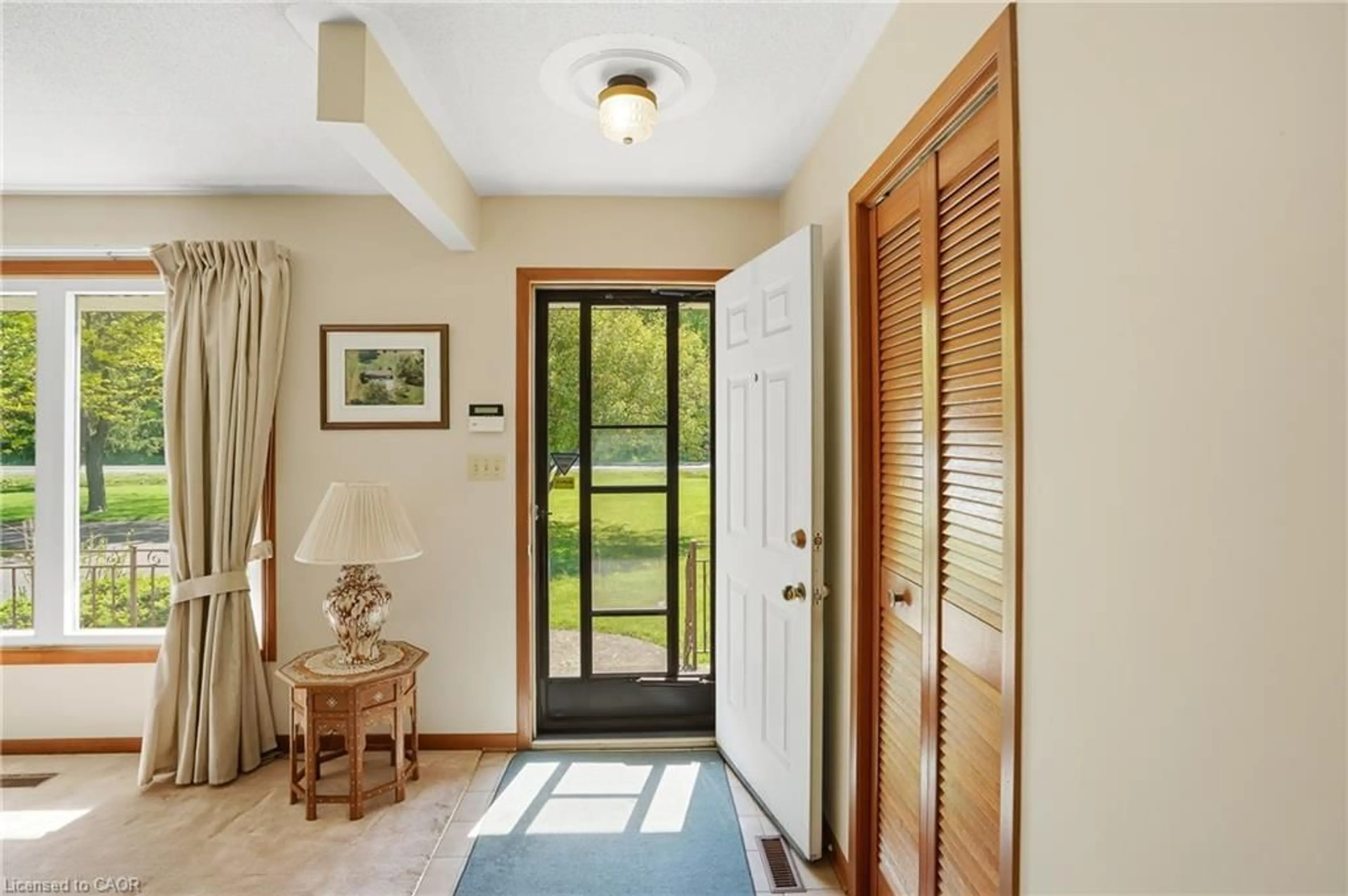 Indoor entryway for 42014 Hwy 3, Fenwick Ontario L0S 1V0