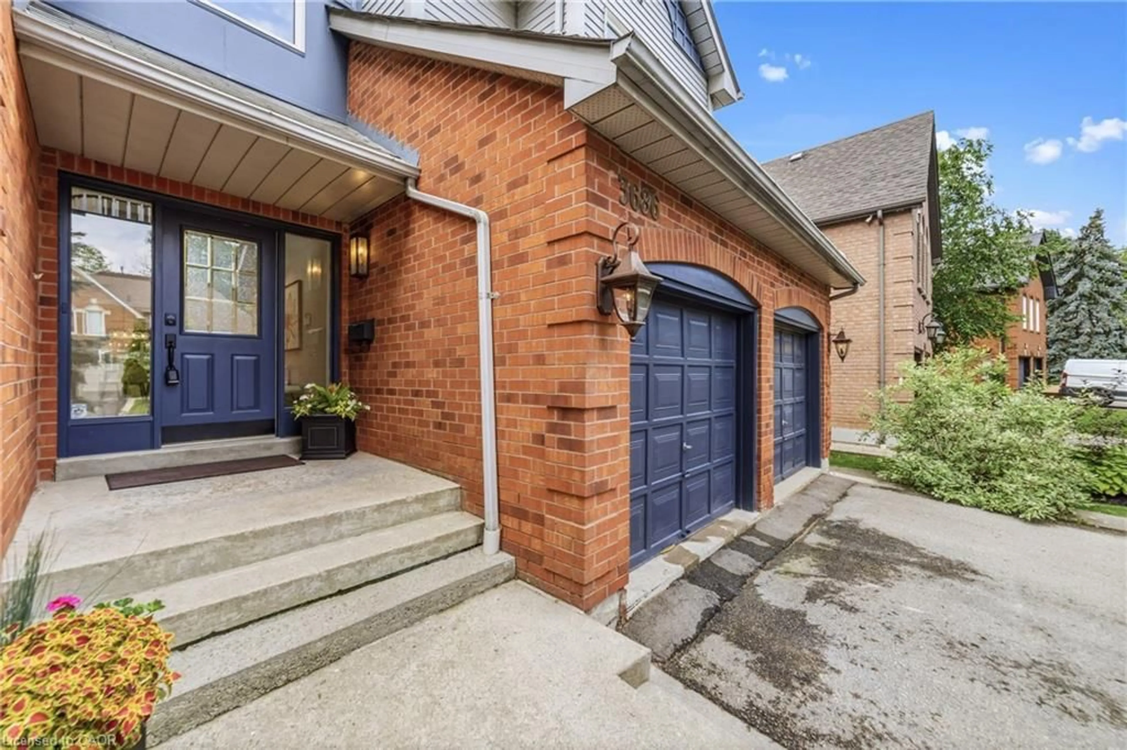 Home with brick exterior material, street for 3686 St Laurent Crt, Mississauga Ontario L5L 4T1