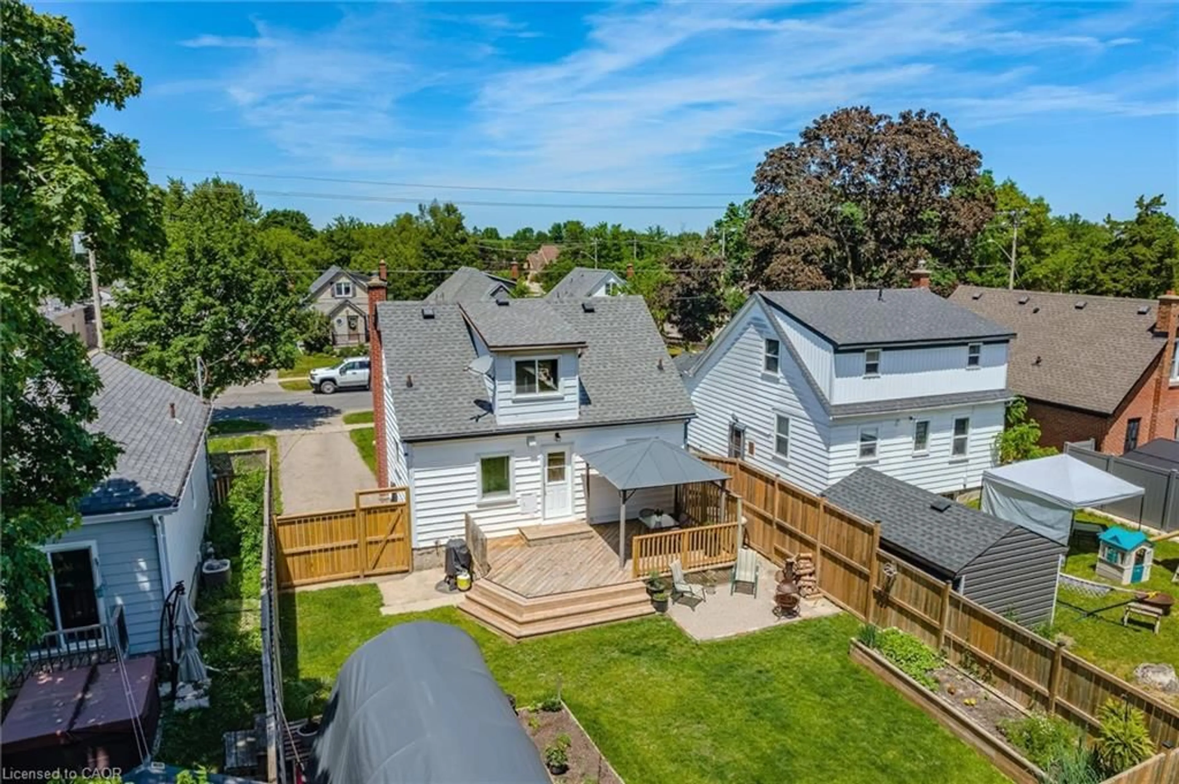 A pic from outside/outdoor area/front of a property/back of a property/a pic from drone, street for 347 Blucher Blvd, Kitchener Ontario N2H 5W1