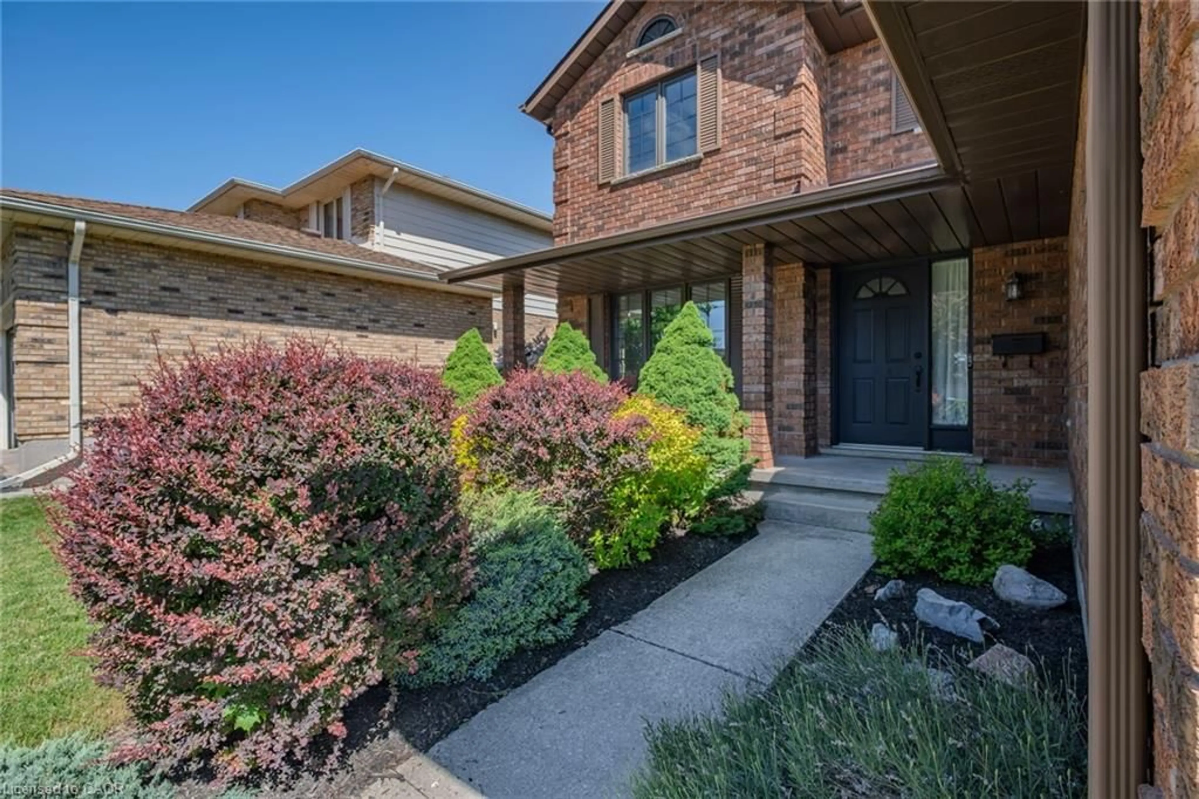 Home with brick exterior material, street for 141 Lynndale Rd, Simcoe Ontario N3Y 5J1