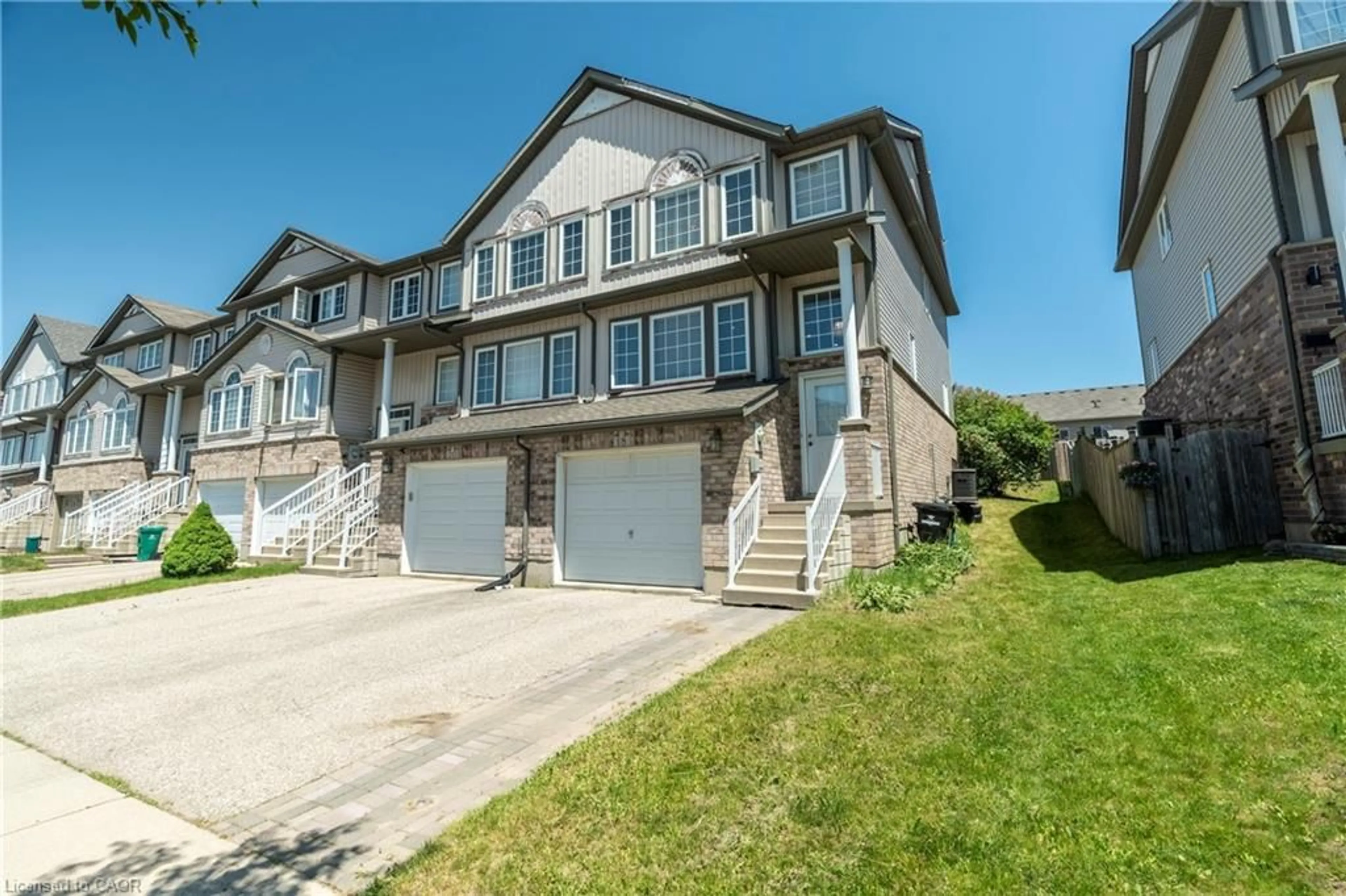A pic from outside/outdoor area/front of a property/back of a property/a pic from drone, street for 18 Madeleine St, Kitchener Ontario N2R 1V5