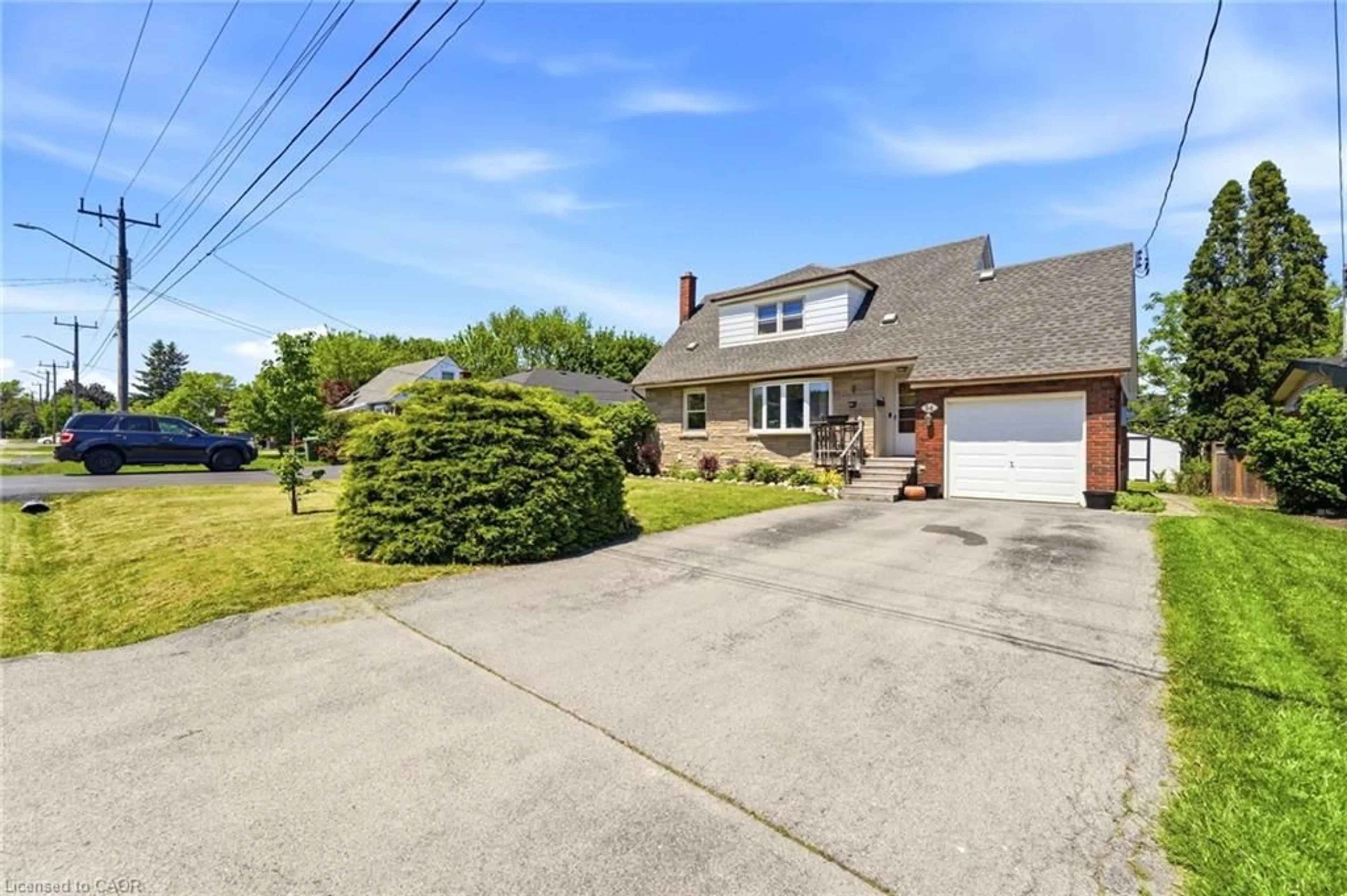 A pic from outside/outdoor area/front of a property/back of a property/a pic from drone, street for 54 Randall Ave, Hamilton Ontario L8G 2K9