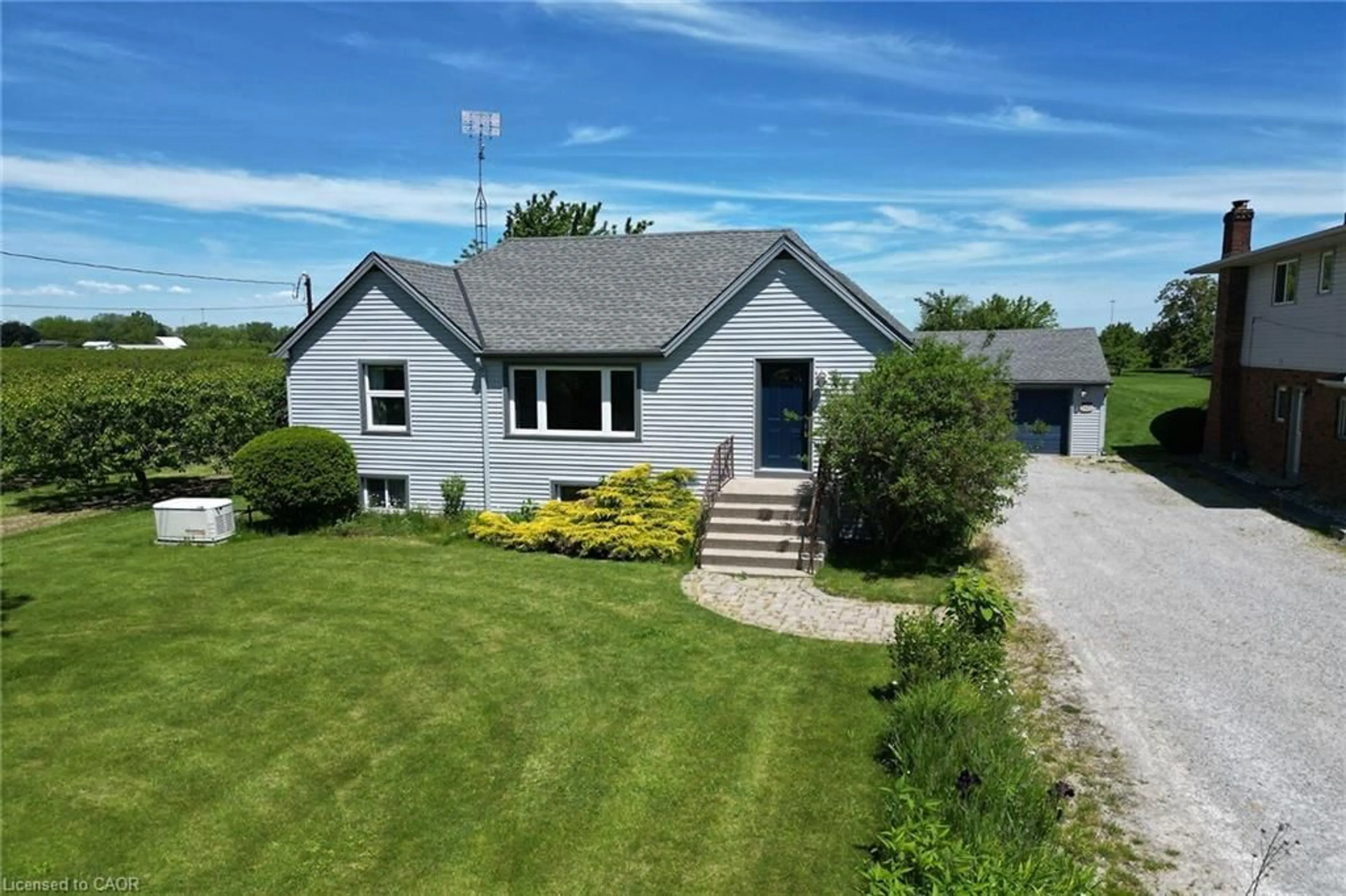 A pic from outside/outdoor area/front of a property/back of a property/a pic from drone, street for 1621 Second Ave Louth, St. Catharines Ontario L2R 6P9