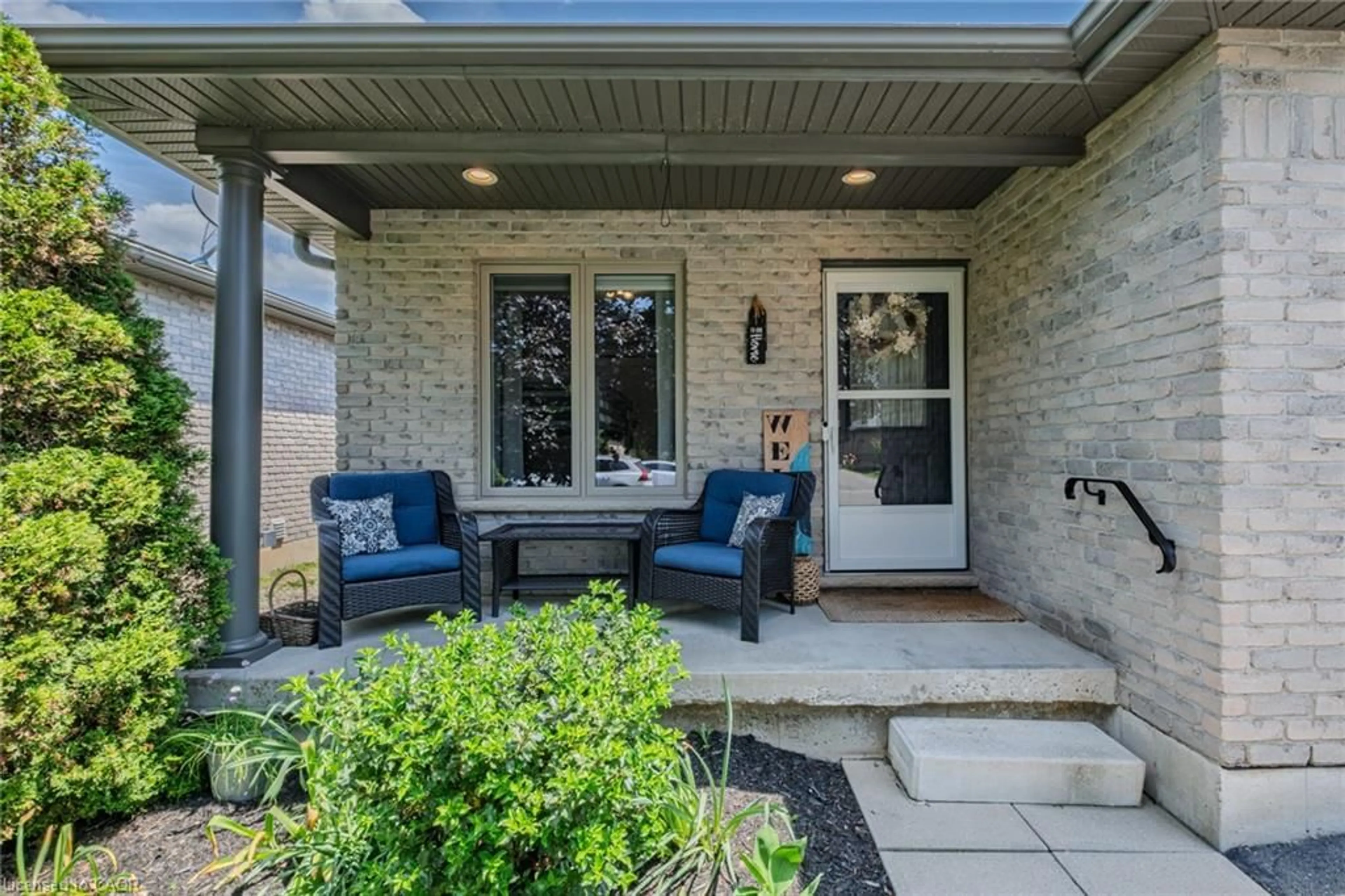 Patio, street for 46 Pheasant Trail, Port Dover Ontario N0A 1N5