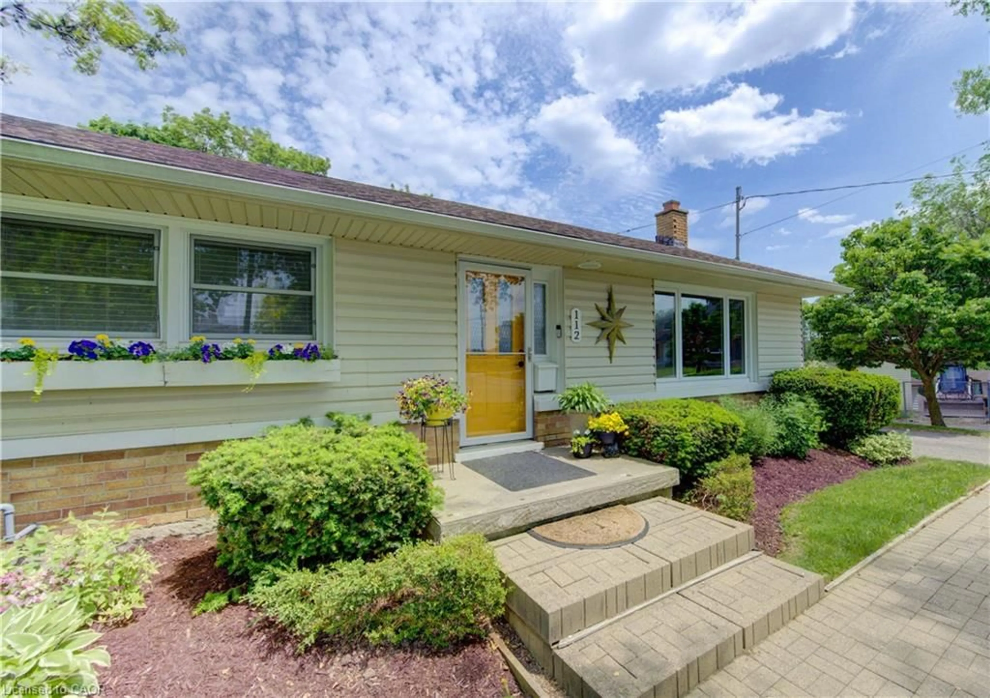 Unknown for 112 Chelsea Rd, Kitchener Ontario N2B 1H9