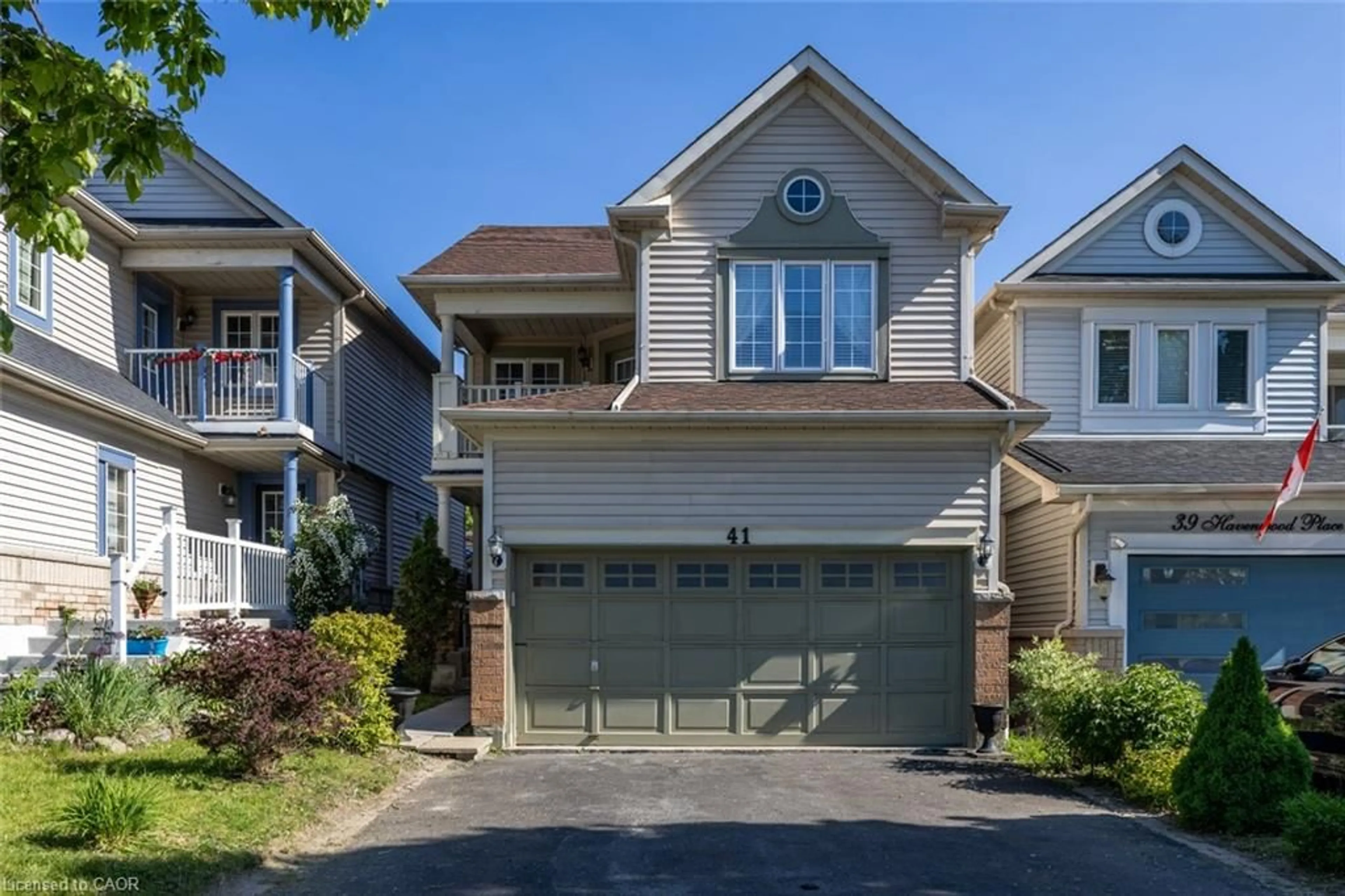 Home with vinyl exterior material, street for 41 Havenwood Pl, Whitby Ontario L1N 9V6