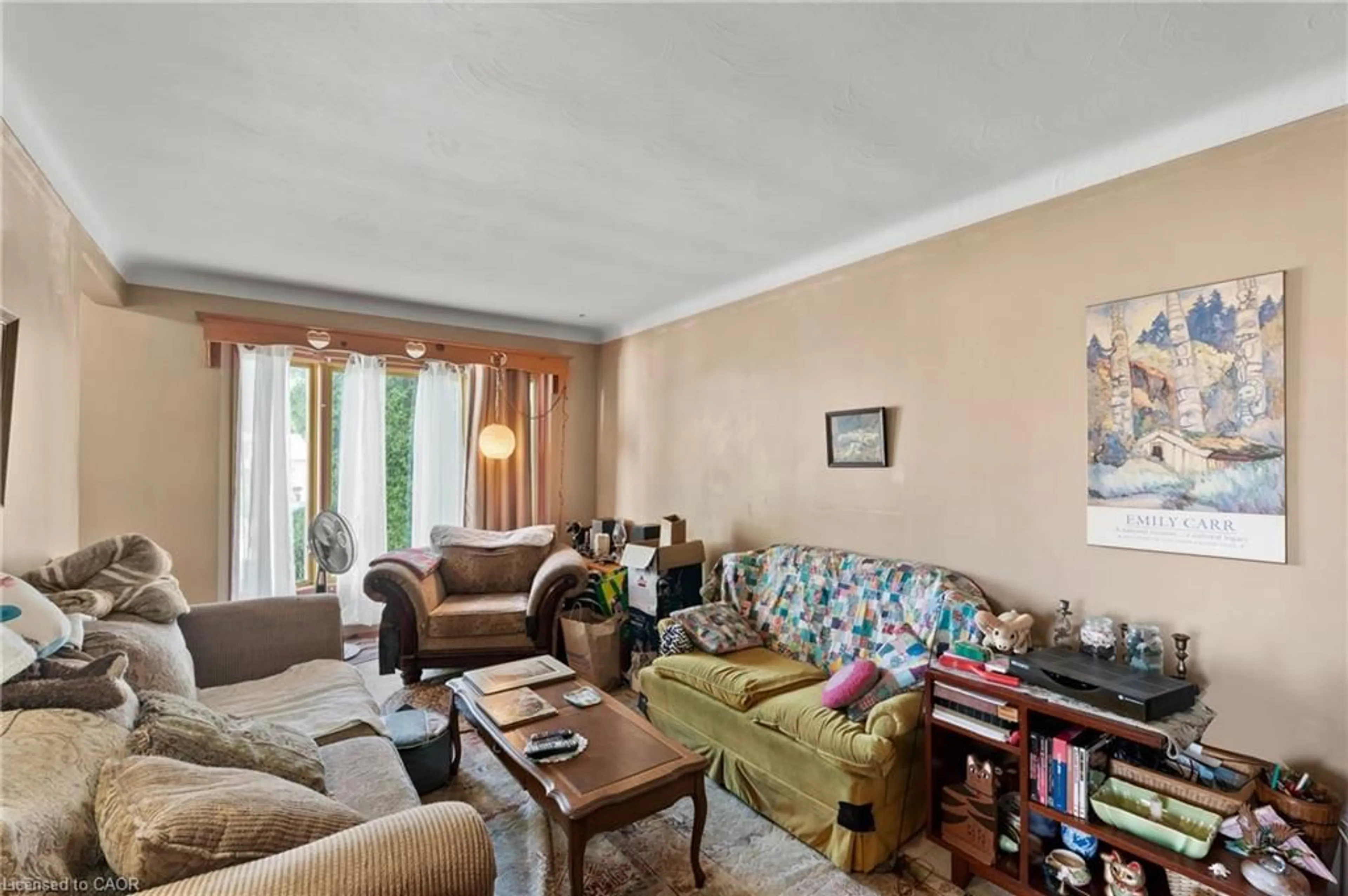 Living room with furniture, unknown for 80 1/2 Melody Trail, St. Catharines Ontario L2M 1C7