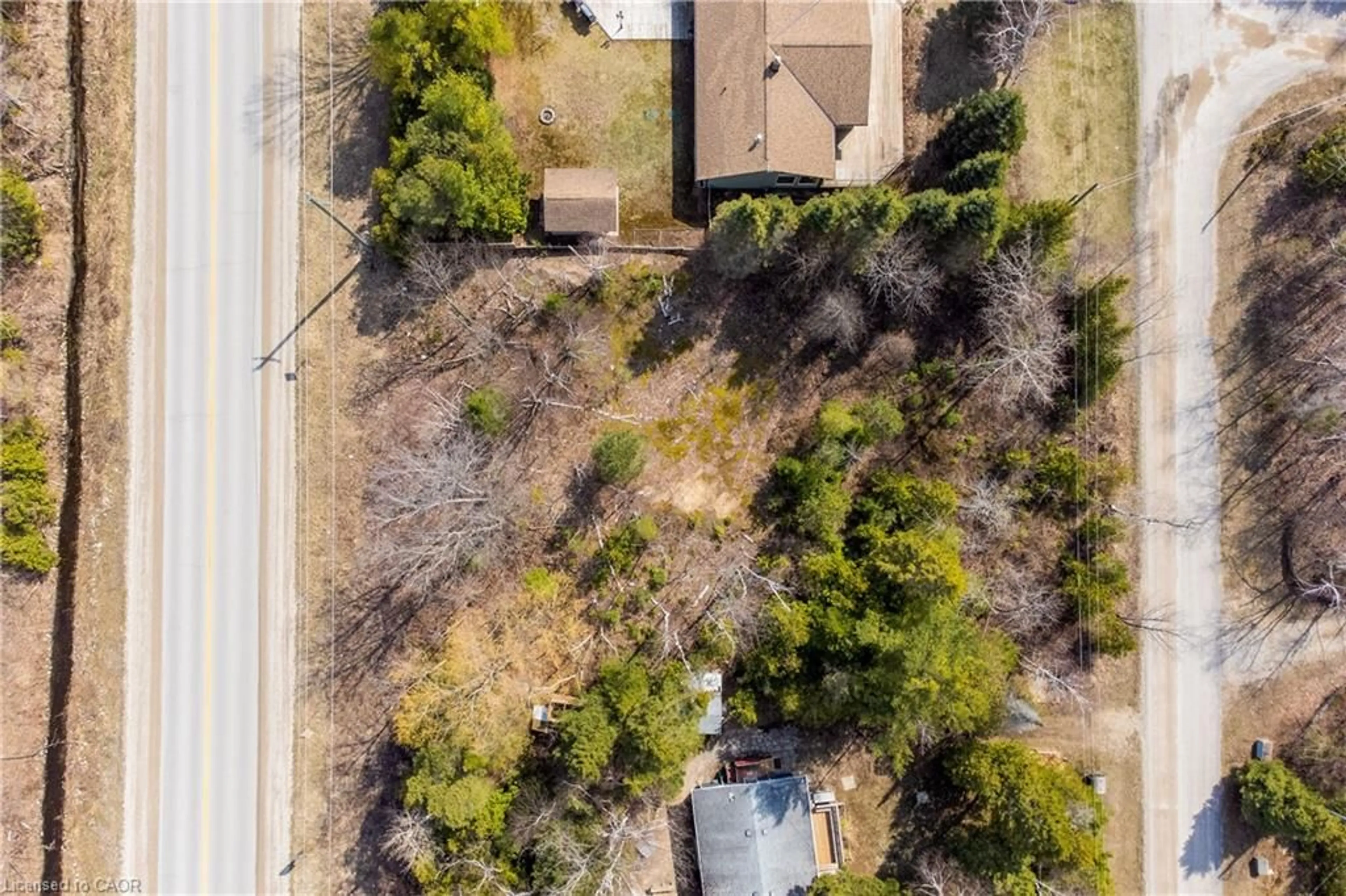 A pic from outside/outdoor area/front of a property/back of a property/a pic from drone, street for 37 Emerson Ave, Sauble Beach Ontario N0H 2G0