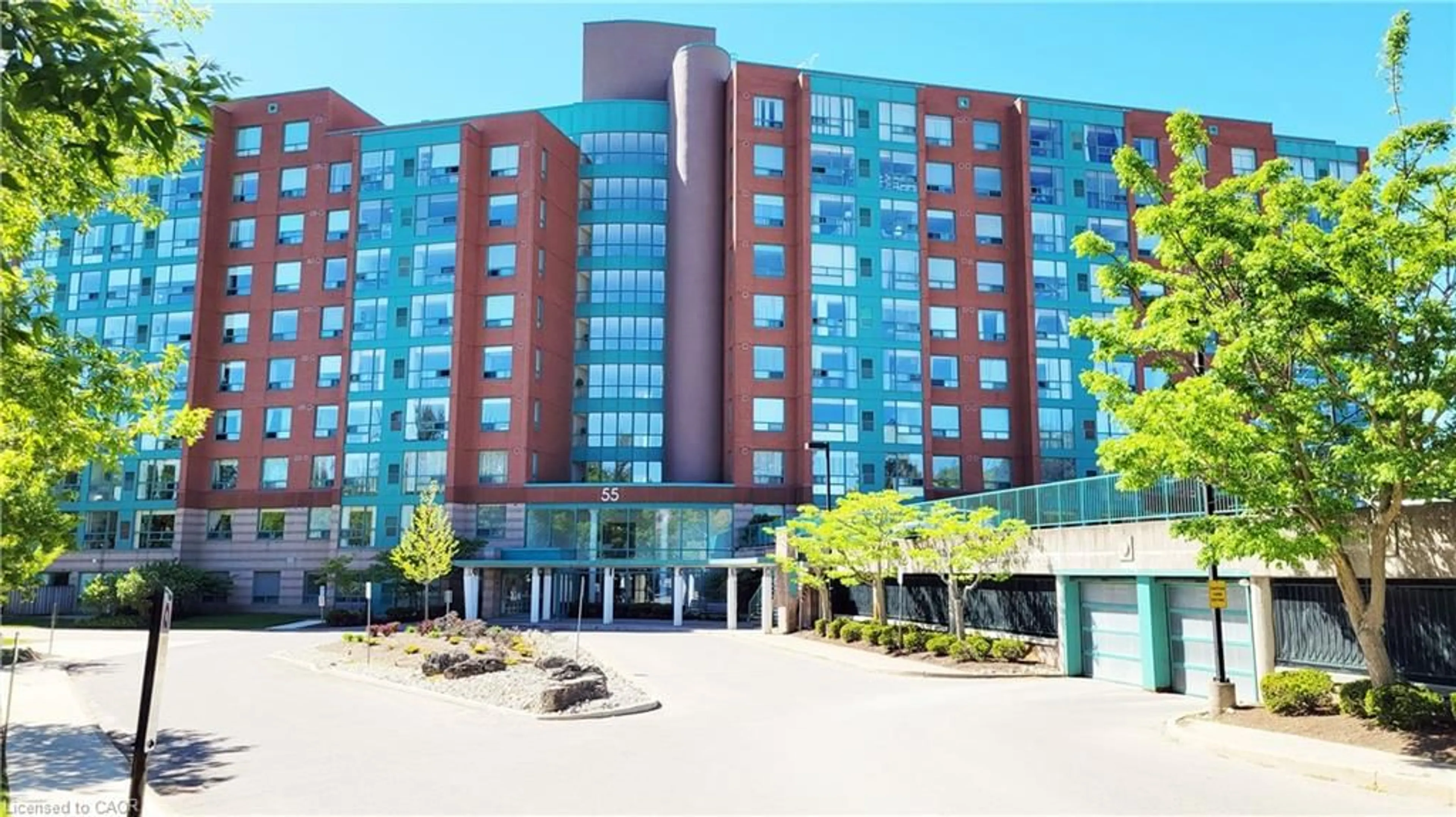 Indoor foyer for 55 Blue Springs Dr #302, Waterloo Ontario N2J 4T3
