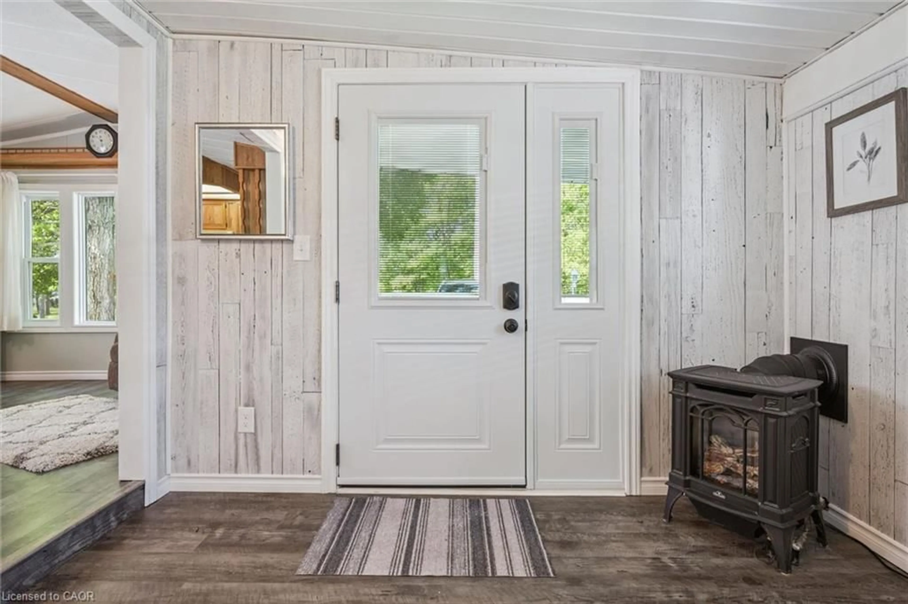 Indoor entryway for 407 Teak Trail, Centre Wellington Ontario N1M 2W5