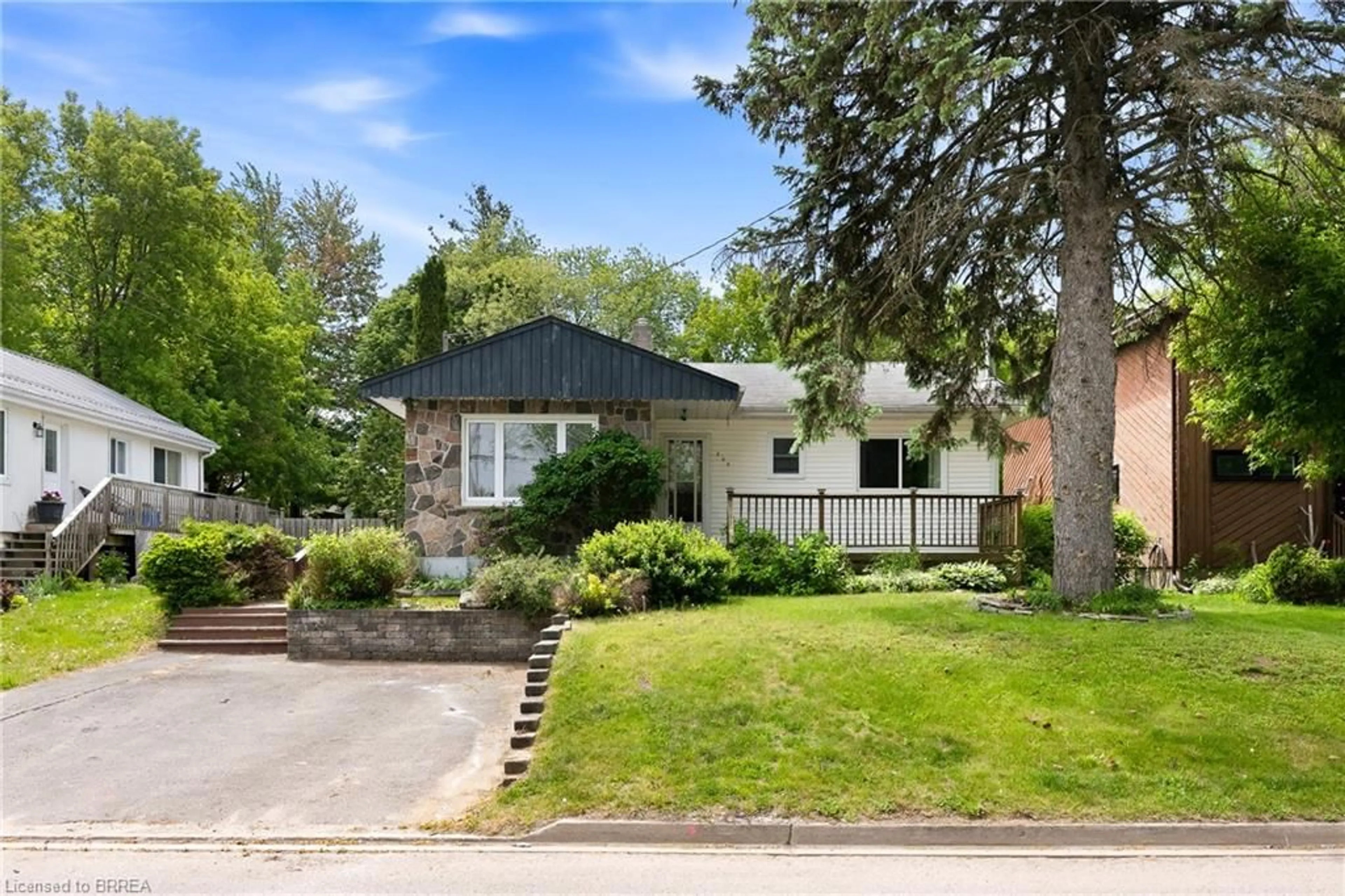 Home with brick exterior material, street for 209 Cliff Rd, Barrie Ontario L4N 3X5
