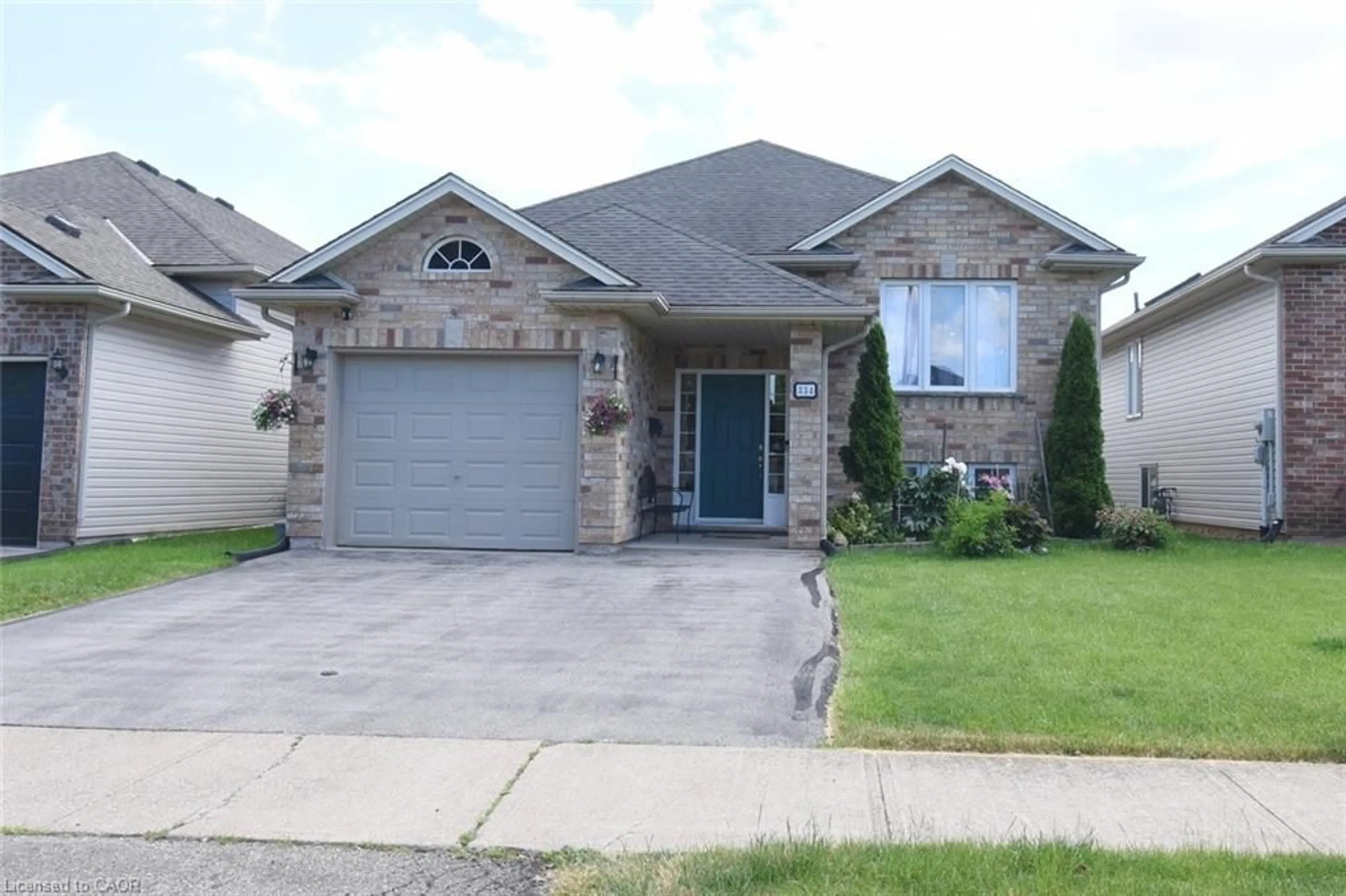 Home with brick exterior material, street for 334 St. Lawrence Dr, Welland Ontario L3C 7H7