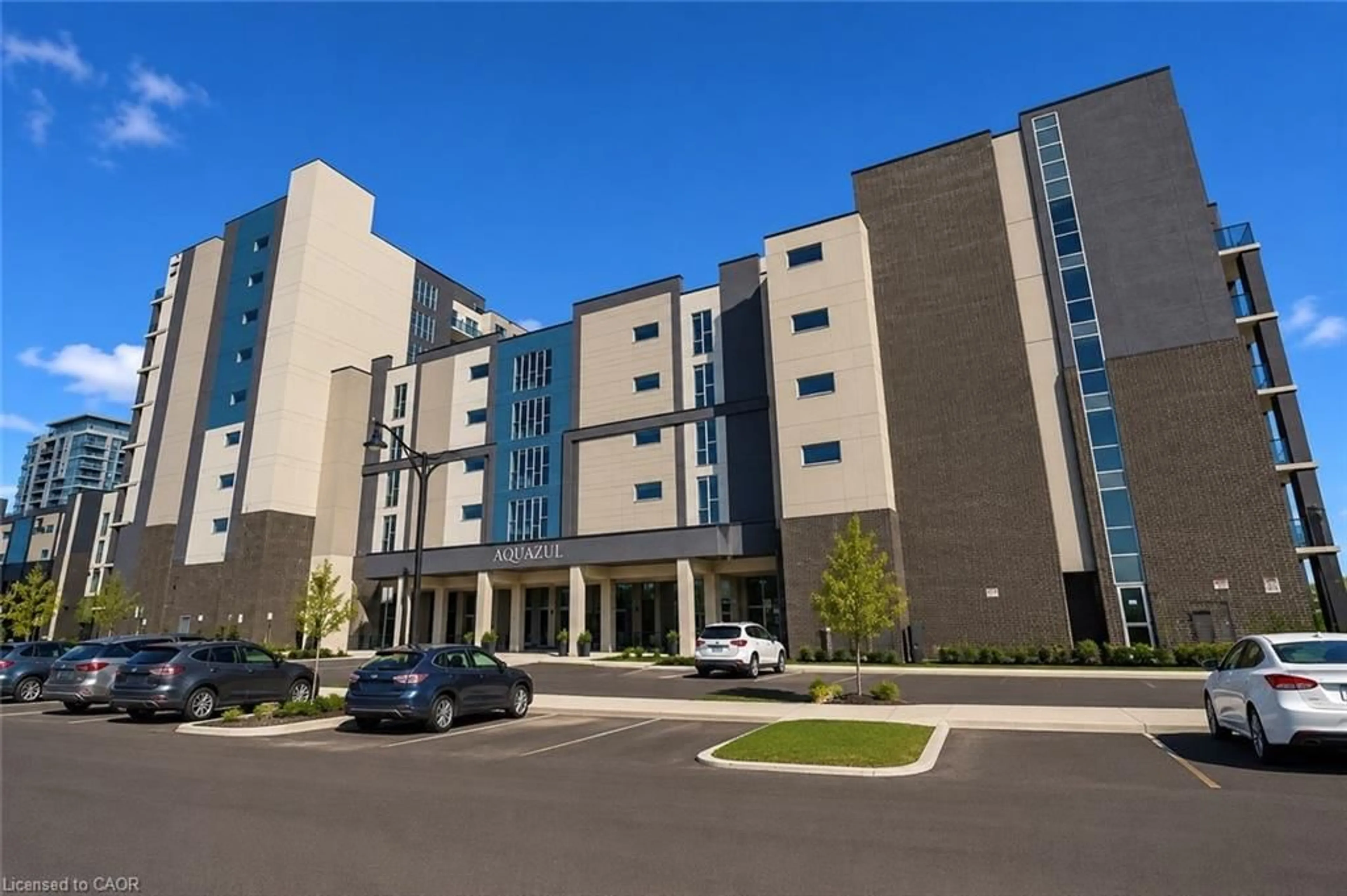 Indoor foyer for 16 Concord Pl #346, Grimsby Ontario L3M 0J1