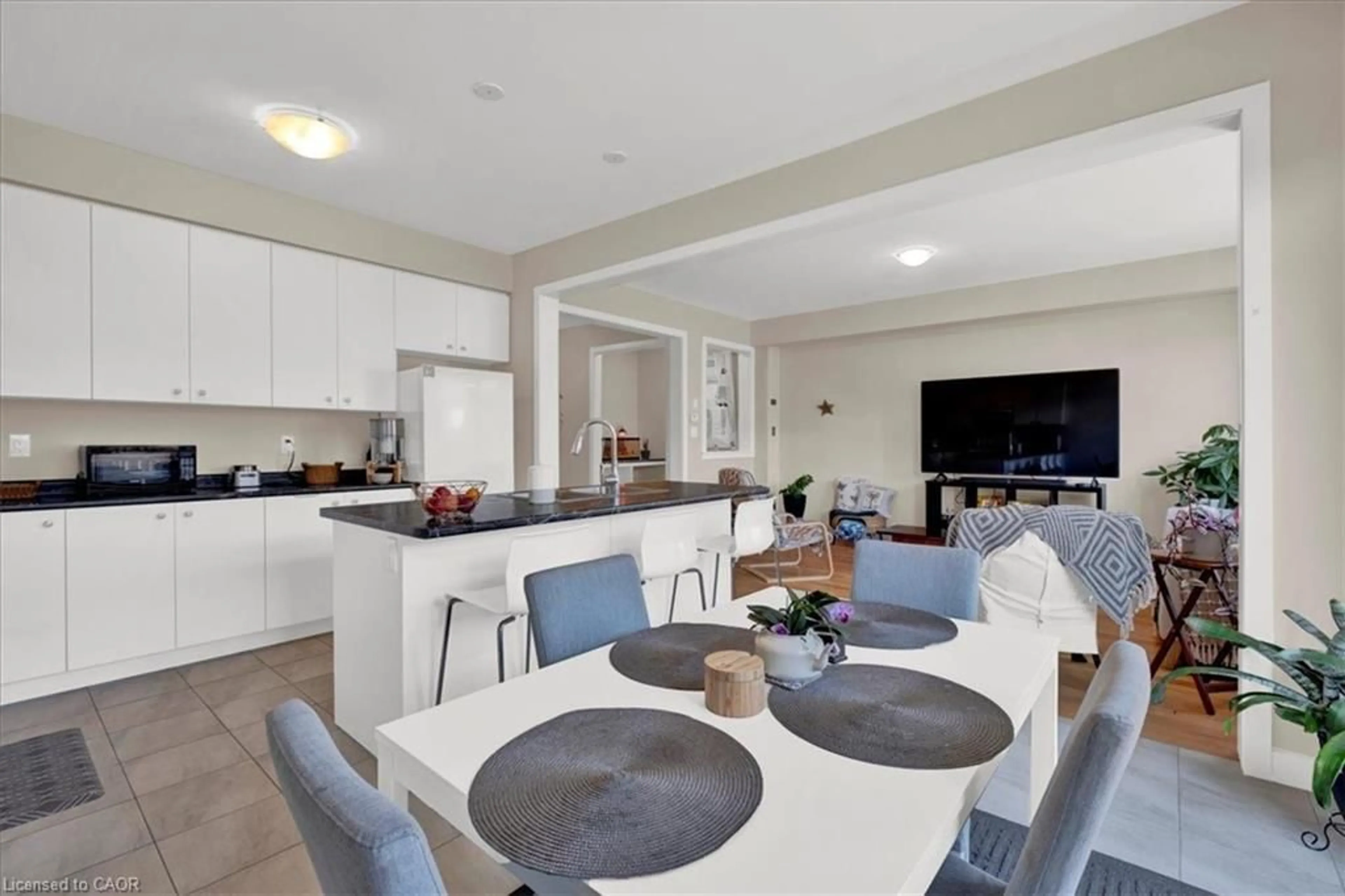 Open concept kitchen, unknown for 73 Stern Dr, Welland Ontario L3B 0M3