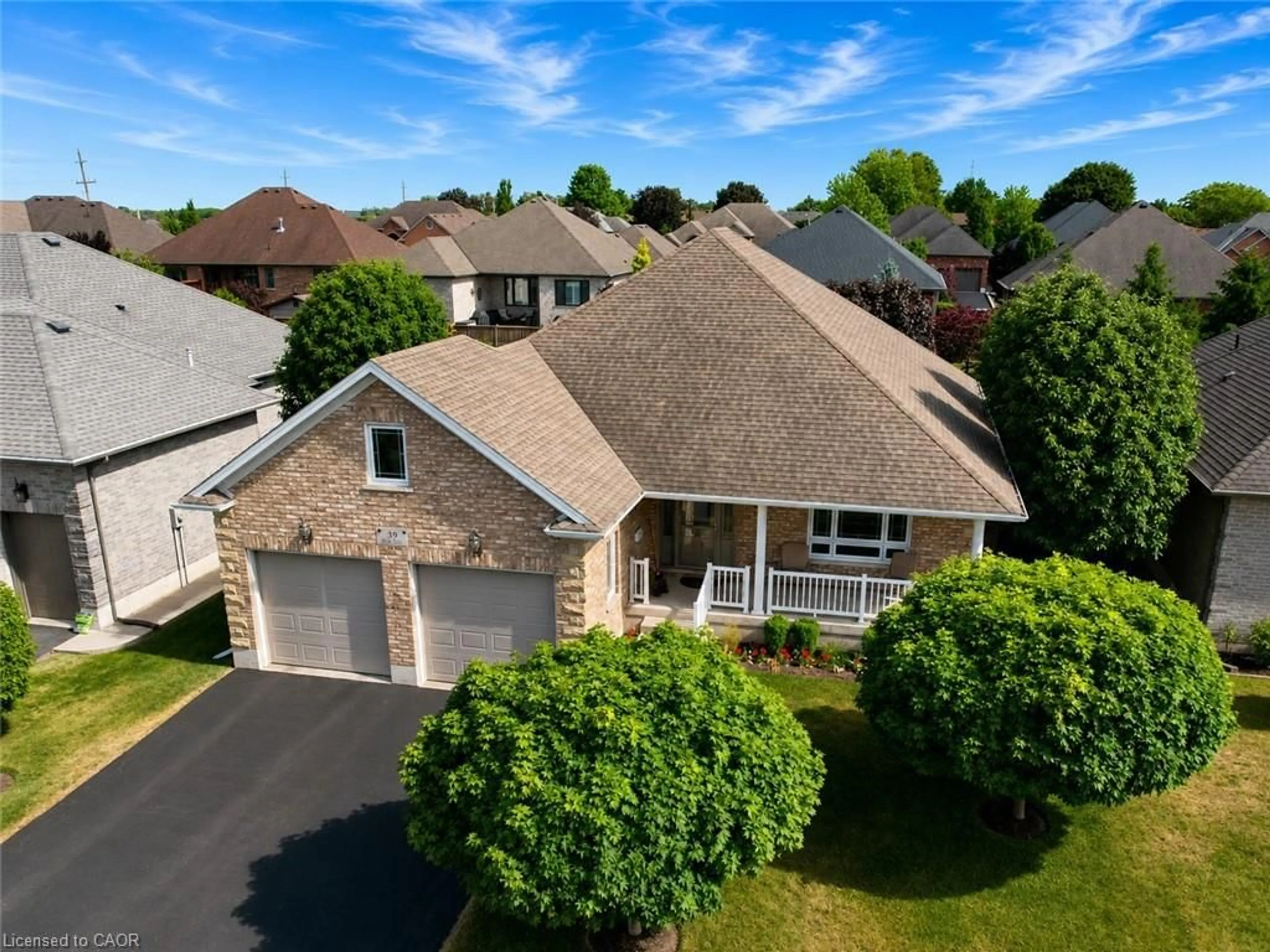 A pic from outside/outdoor area/front of a property/back of a property/a pic from drone, street for 39 Ross Ave, Simcoe Ontario N3Y 0B2