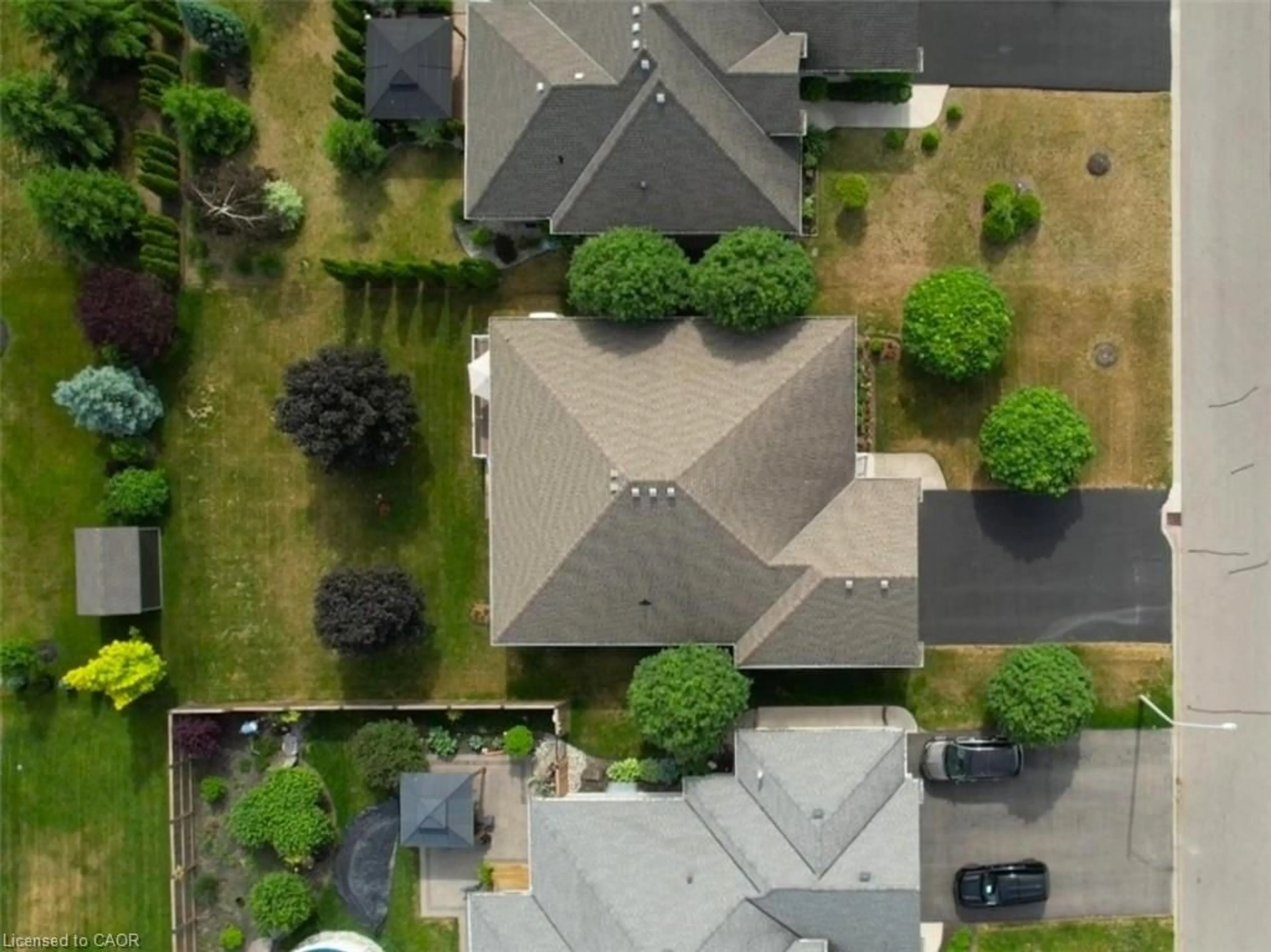 A pic from outside/outdoor area/front of a property/back of a property/a pic from drone, street for 39 Ross Ave, Simcoe Ontario N3Y 0B2
