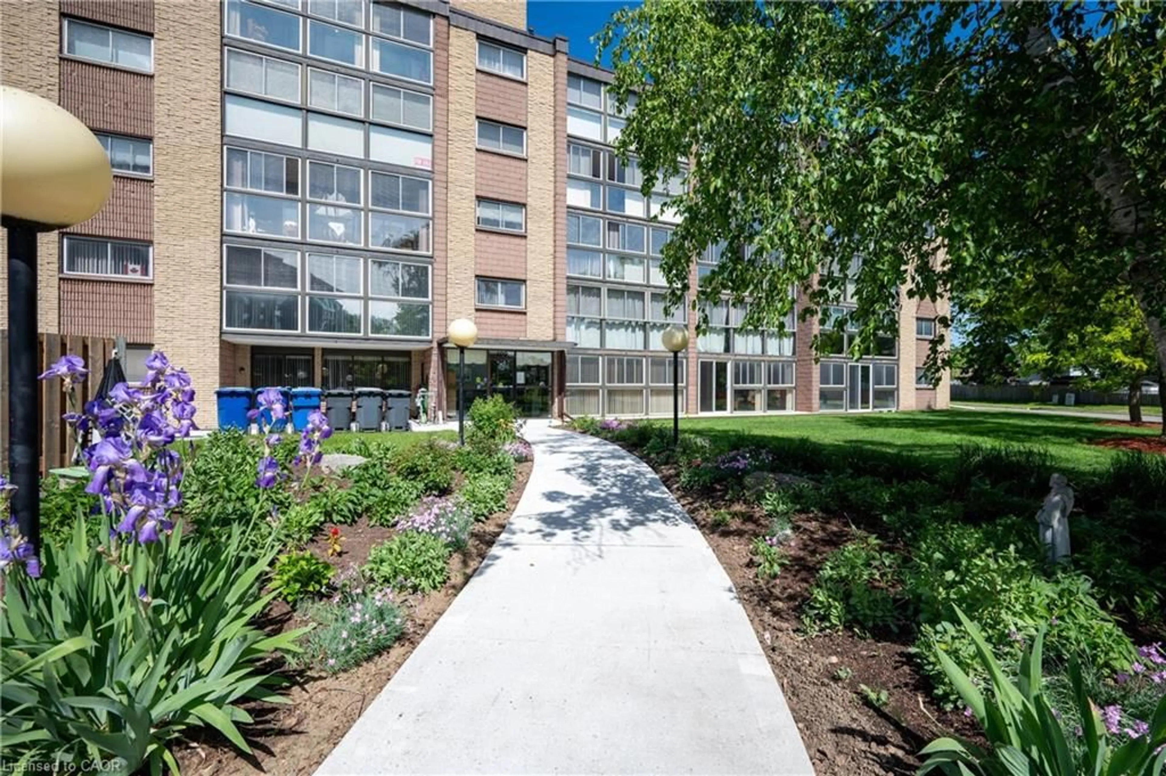 Unknown for 400 Champlain Blvd #105, Cambridge Ontario N1R 7J6