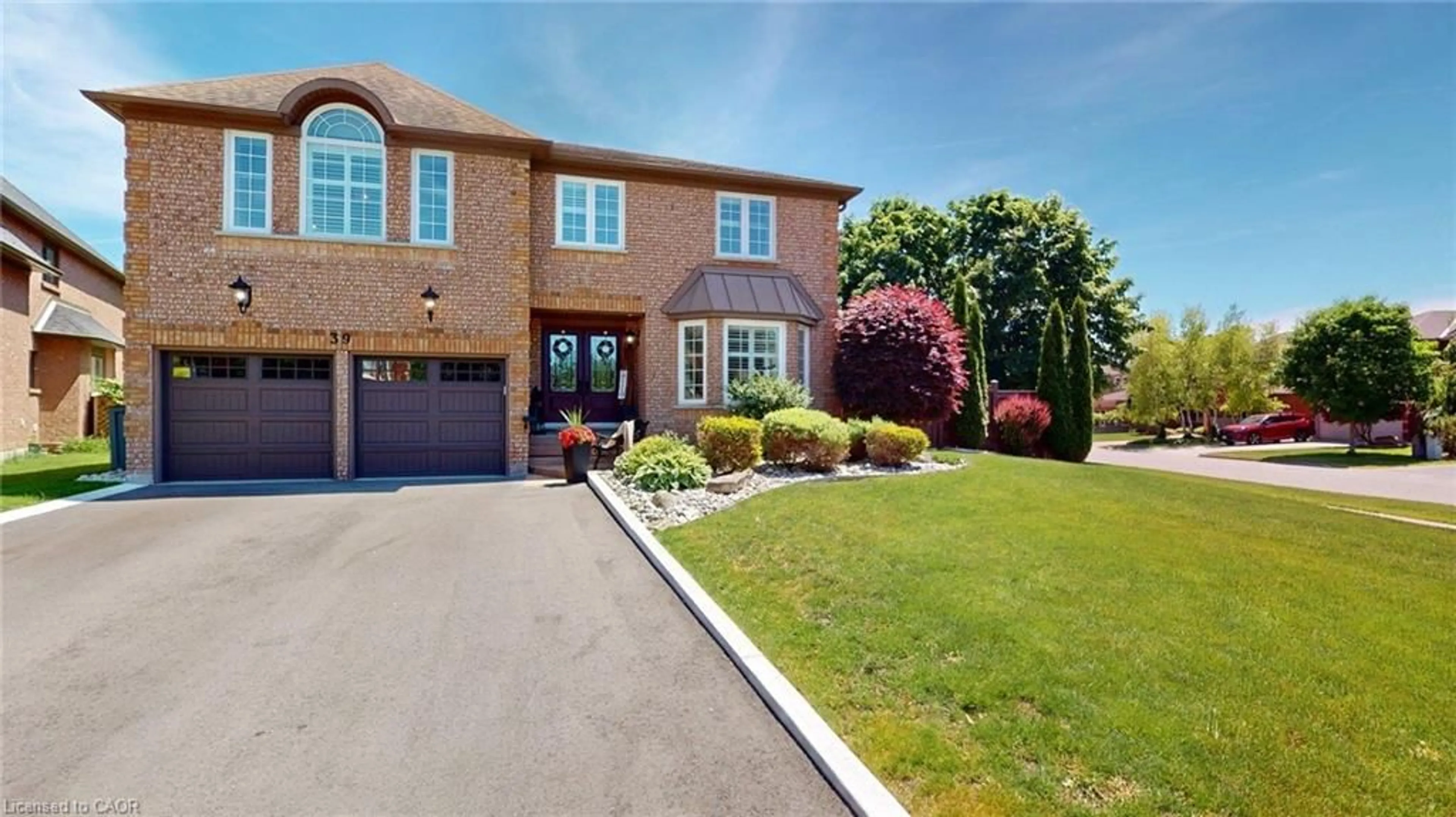 Home with brick exterior material, street for 39 Falcon Crt, Cambridge Ontario N1T 1P2
