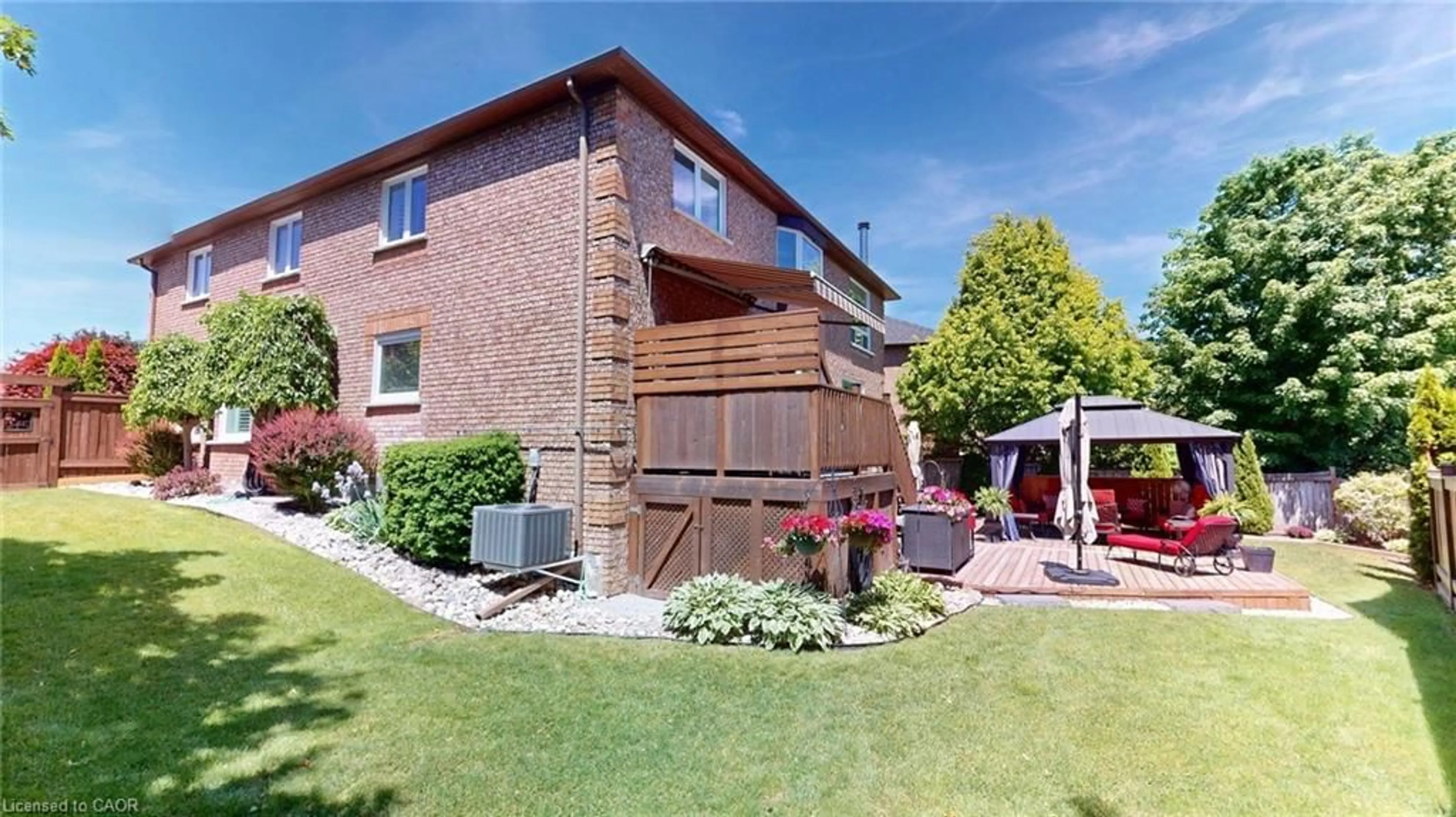 Home with brick exterior material, street for 39 Falcon Crt, Cambridge Ontario N1T 1P2