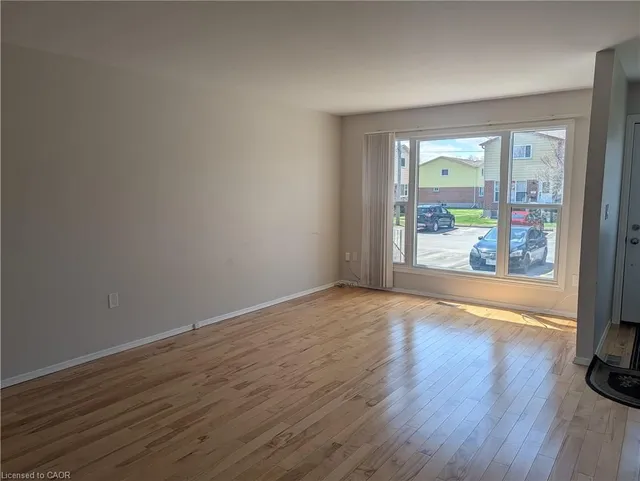 27 Addington St #7, Loyalist Township 2