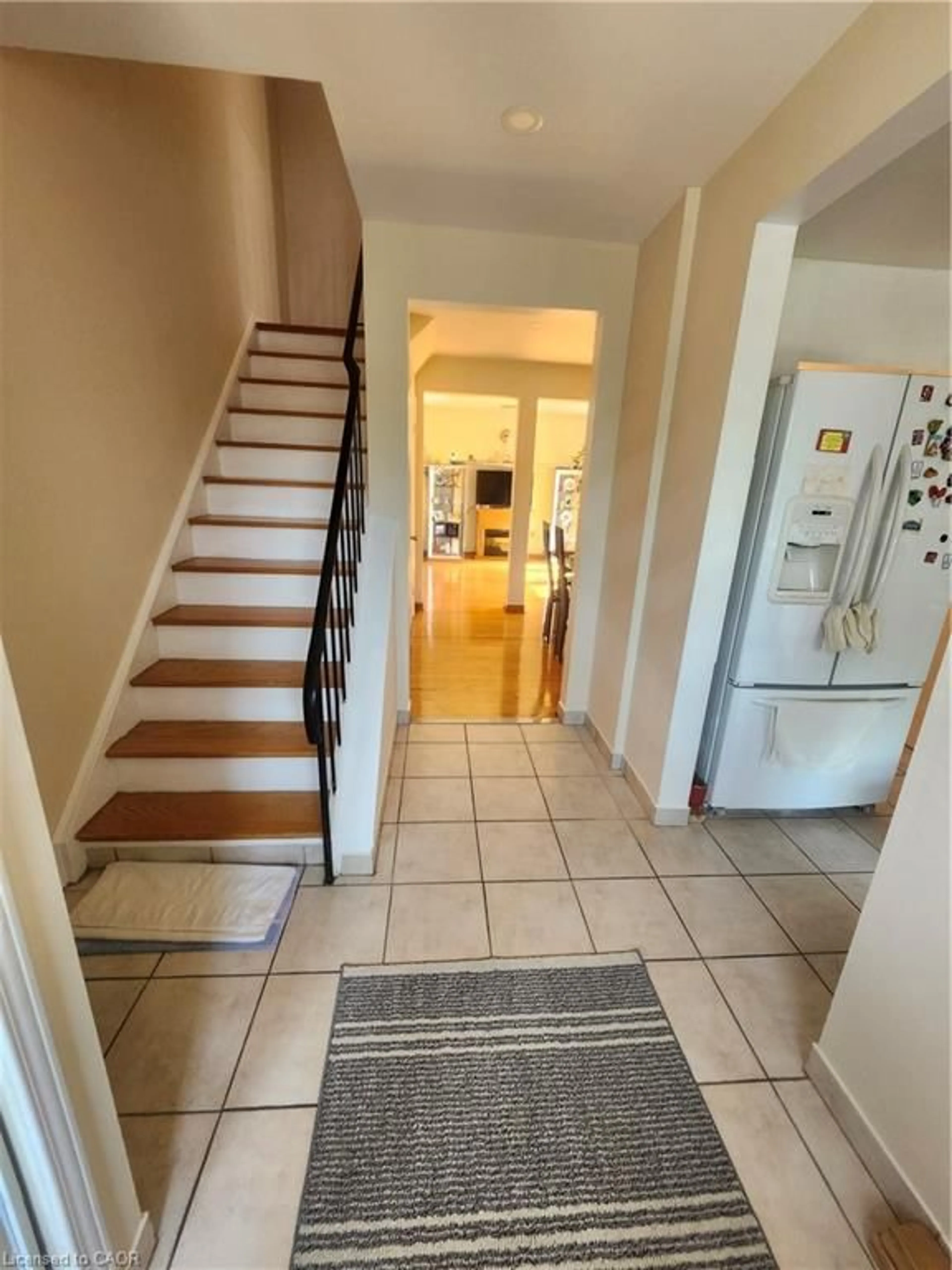 Indoor entryway for 25 Gosford Blvd #15, Toronto Ontario M3N 2G7