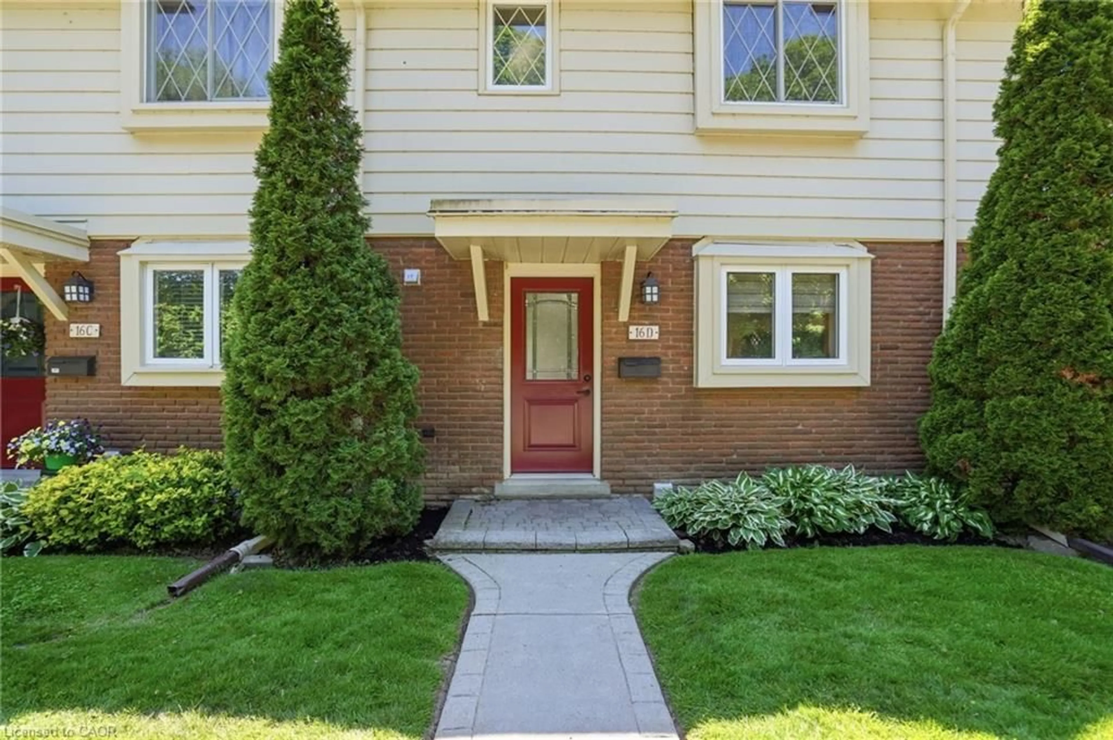 Home with brick exterior material, street for 16 Bond St #D(4), Dundas Ontario L9H 3H1