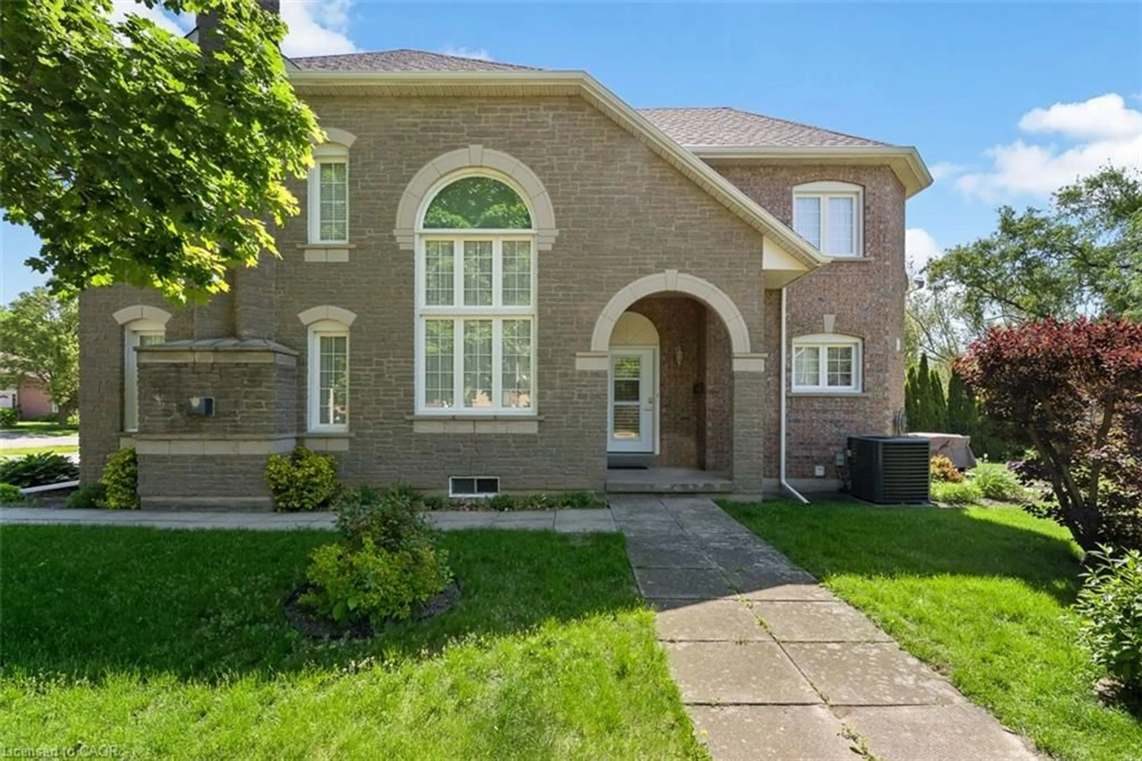 Home with brick exterior material, street for 3 Madison Crt, Welland Ontario L3C 7G3