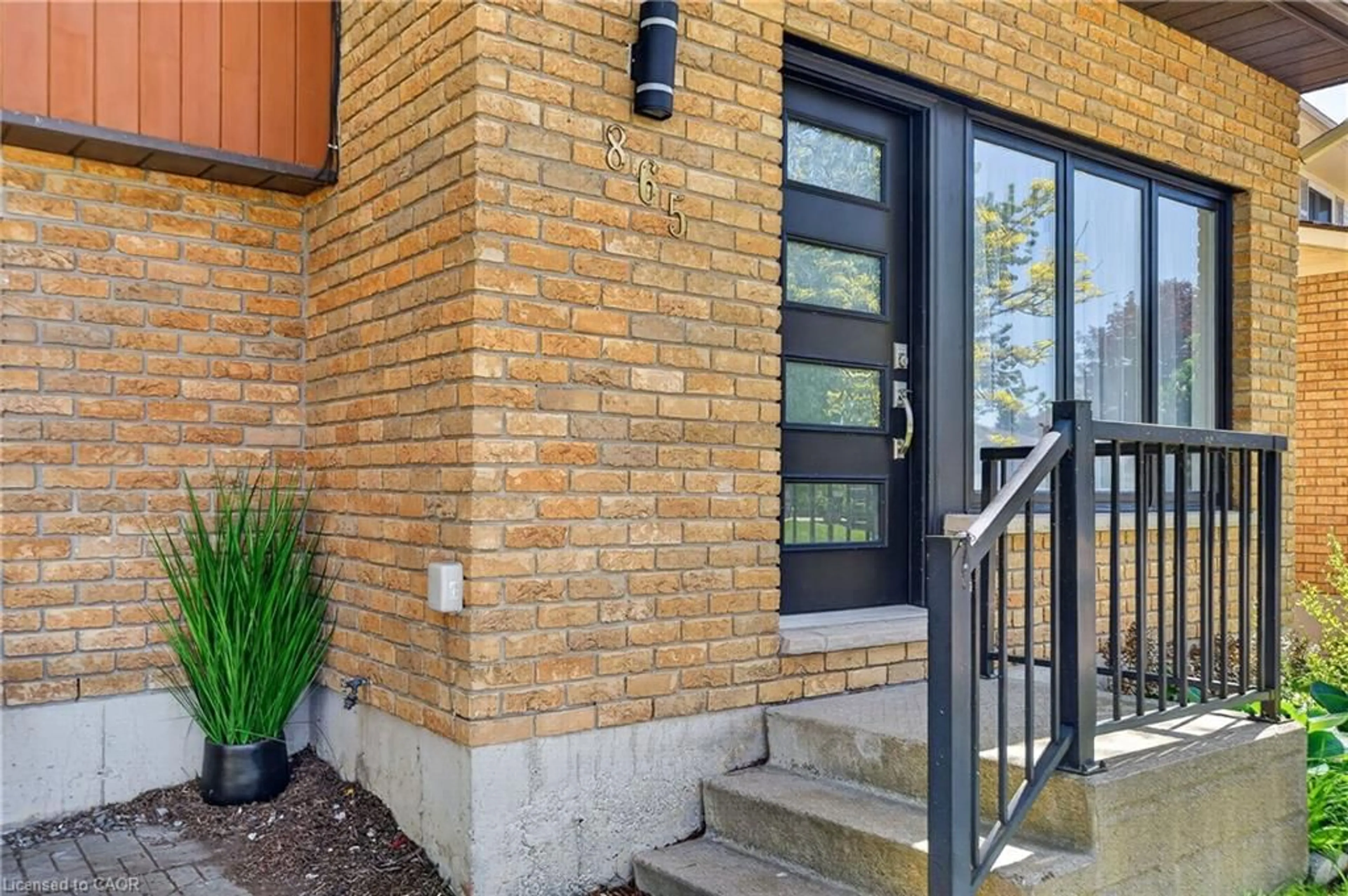 Home with brick exterior material, street for 865 27th St, Owen Sound Ontario N4K 6S5