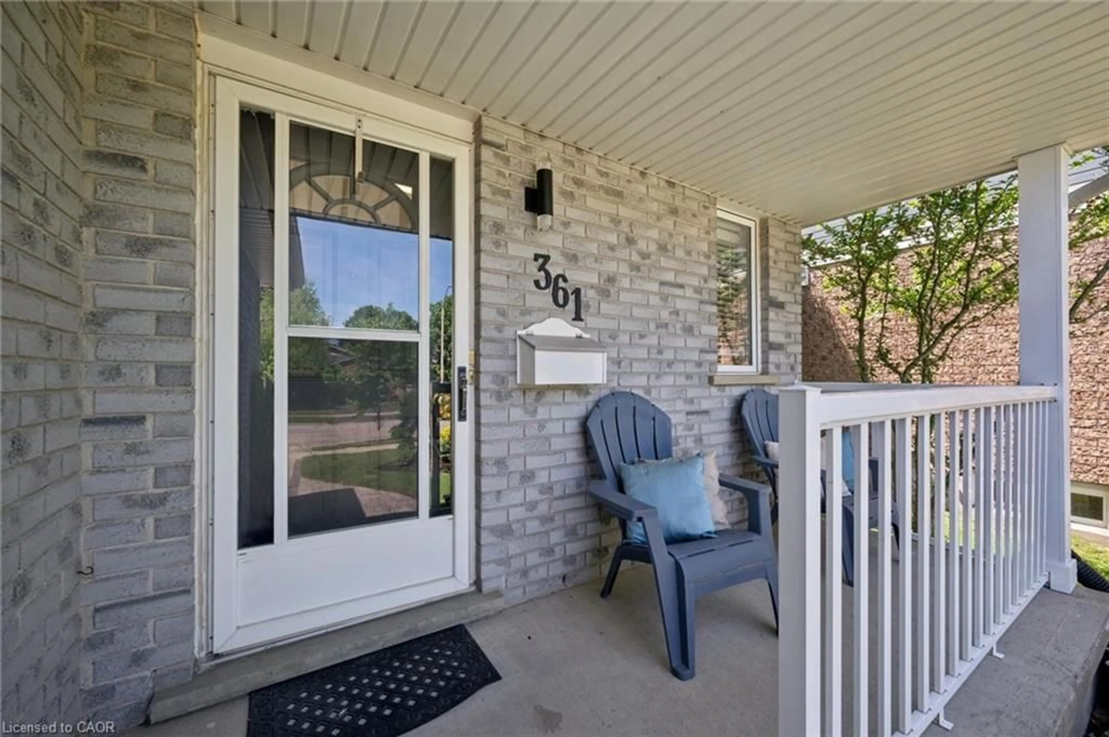 Indoor entryway for 361 Lake Louise Blvd, Waterloo Ontario N2V 2H2
