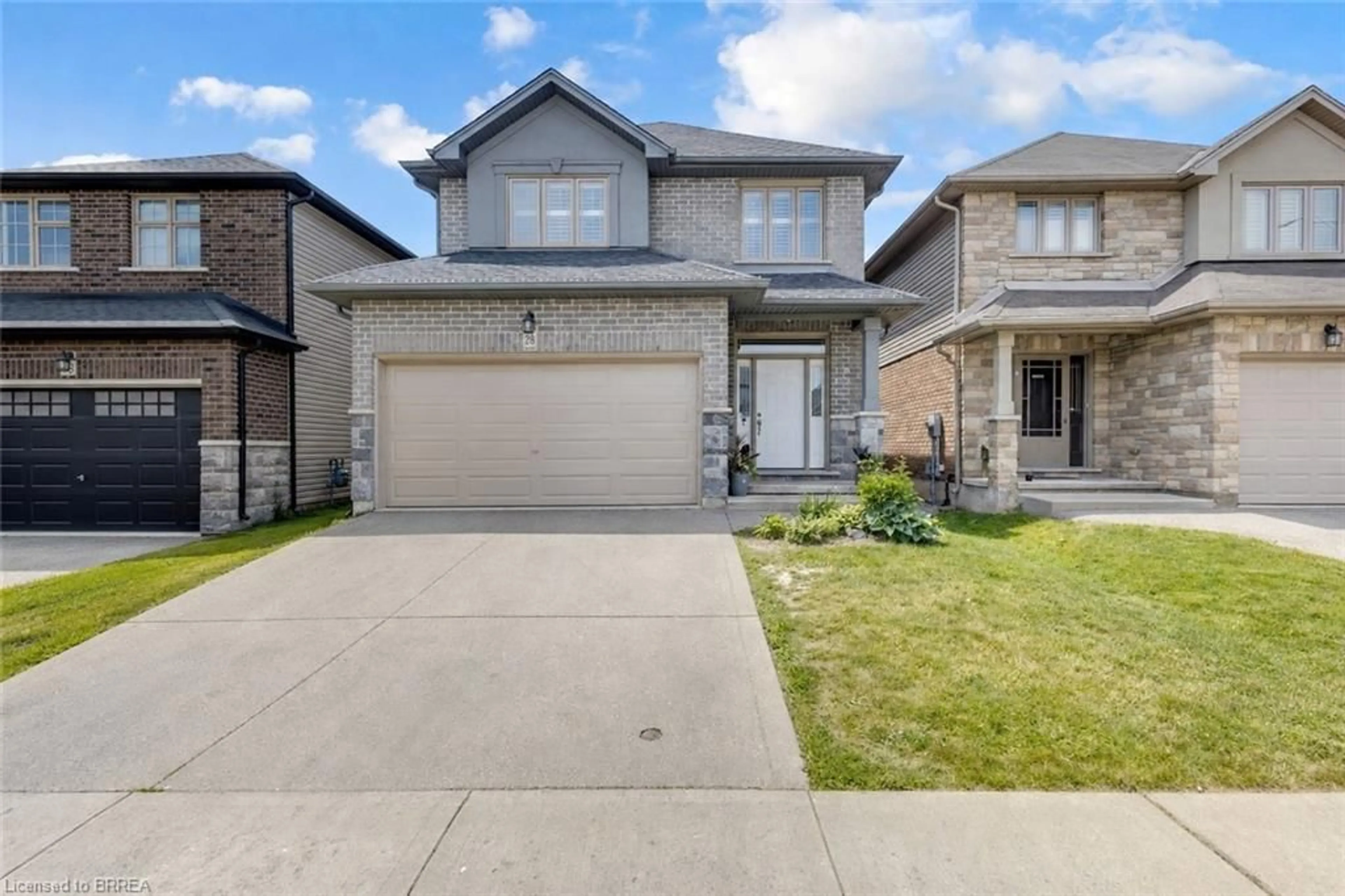 Home with brick exterior material, street for 28 Banks St, Brantford Ontario N3T 0H7