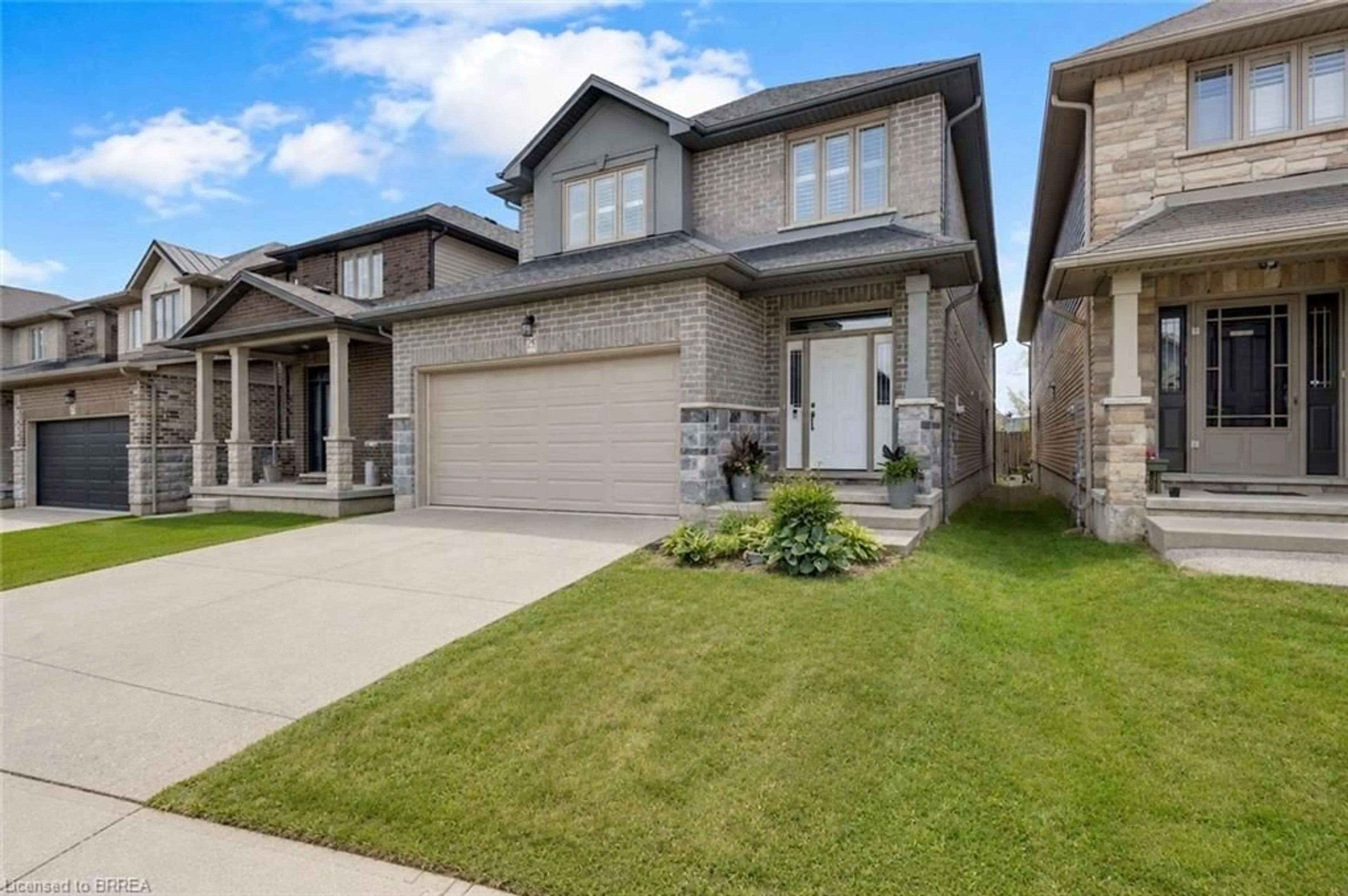Home with brick exterior material, street for 28 Banks St, Brantford Ontario N3T 0H7