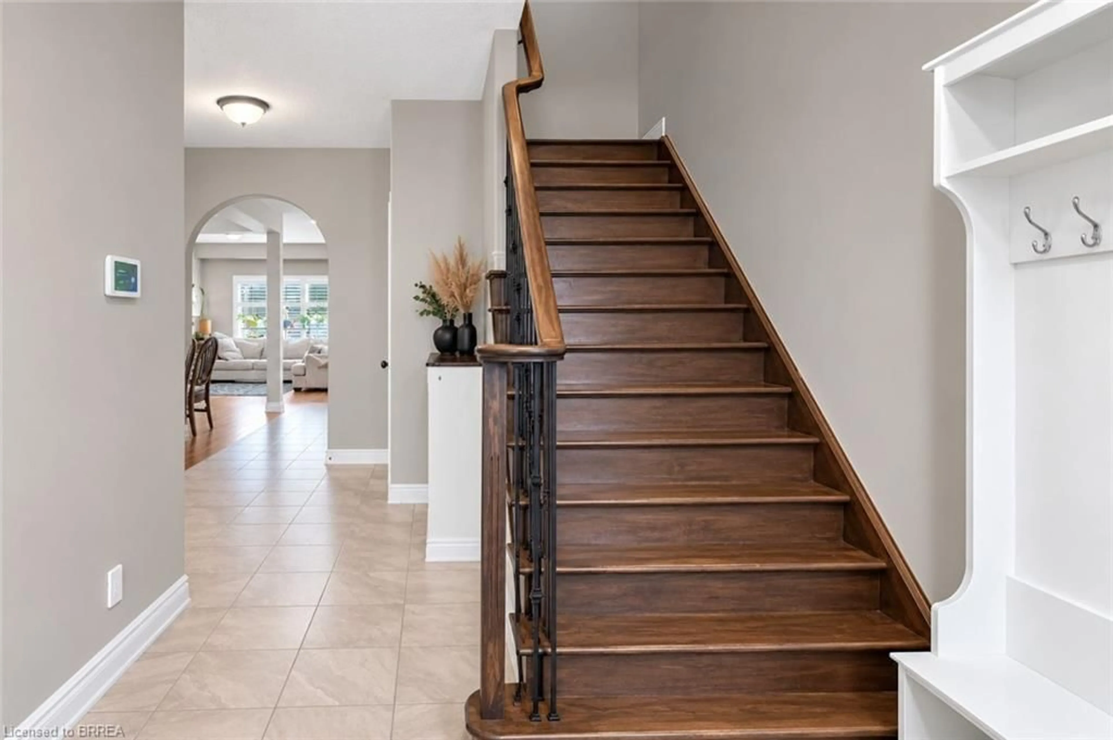 Unknown for 28 Banks St, Brantford Ontario N3T 0H7
