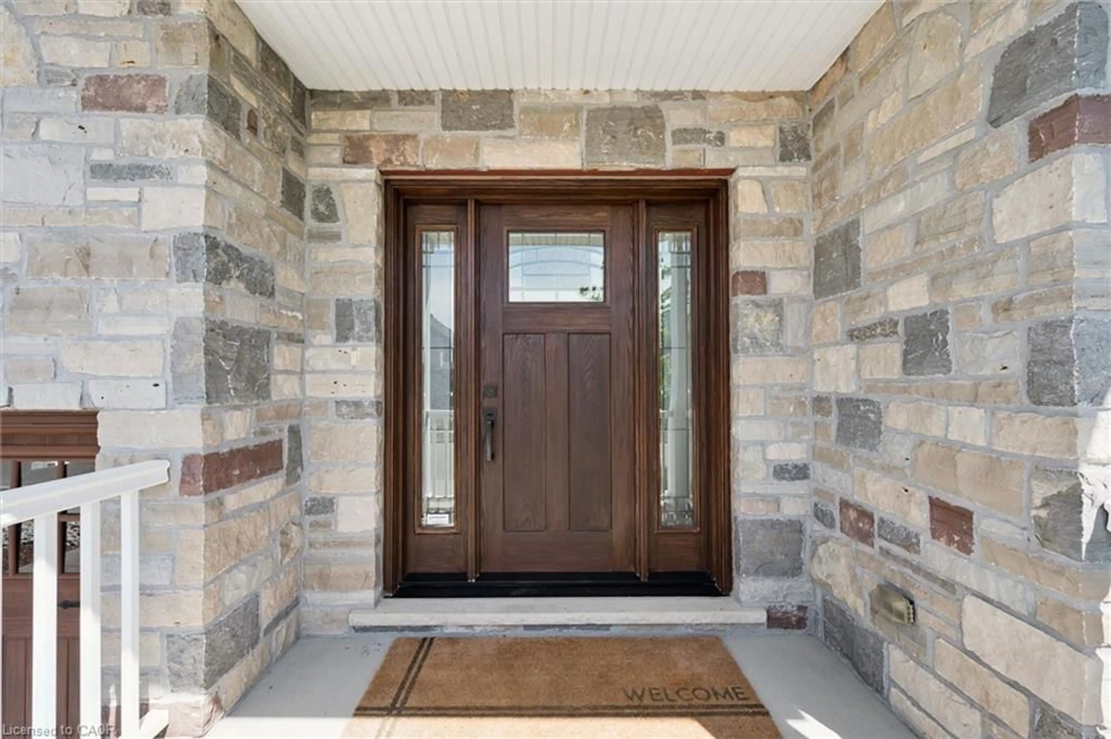 Indoor entryway for 118 Eaglecrest St, Kitchener Ontario N2K 0C4