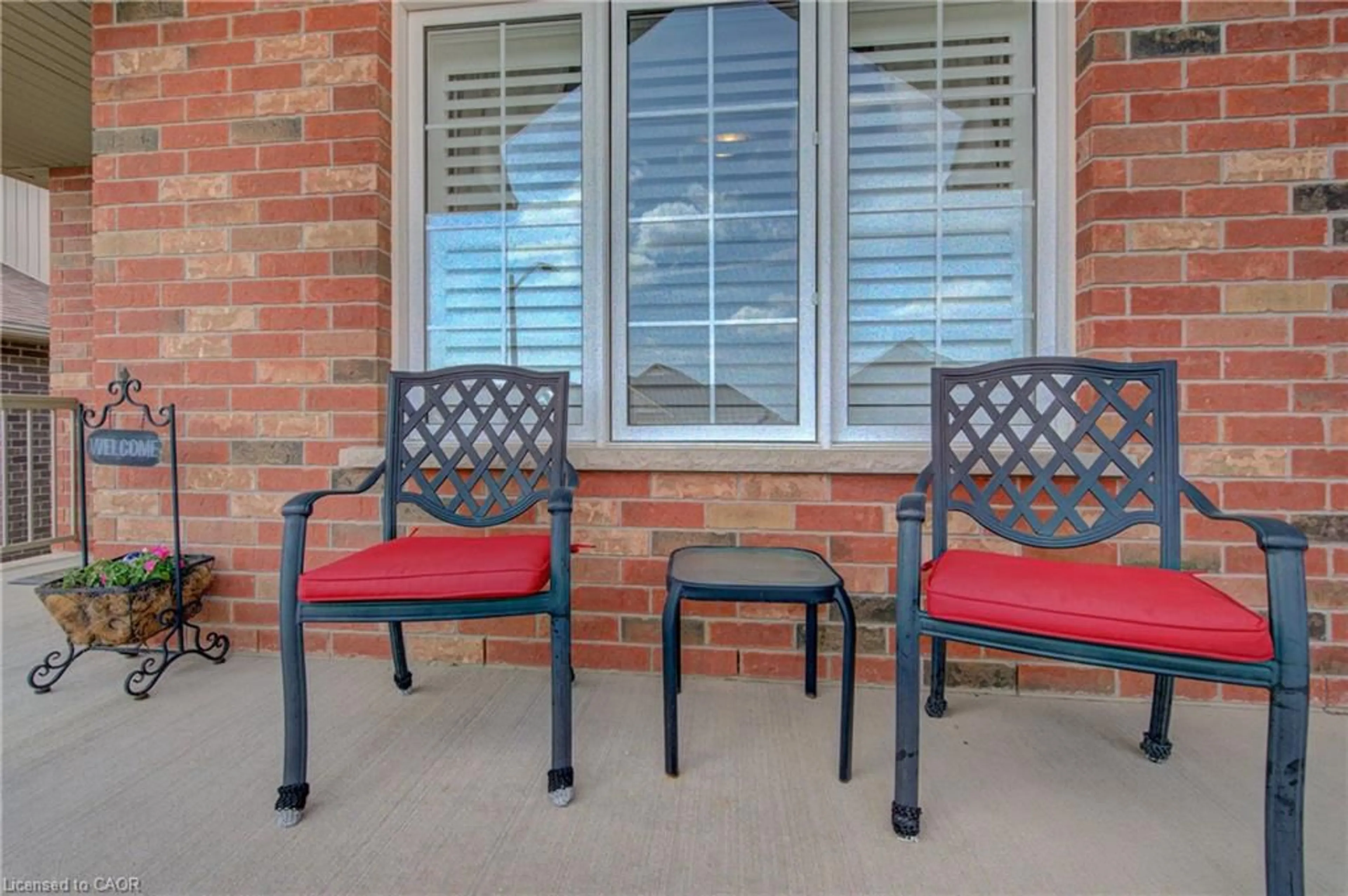 Patio, water/lake/river/ocean view for 16 English Cres, Plattsville Ontario N0J 1S0