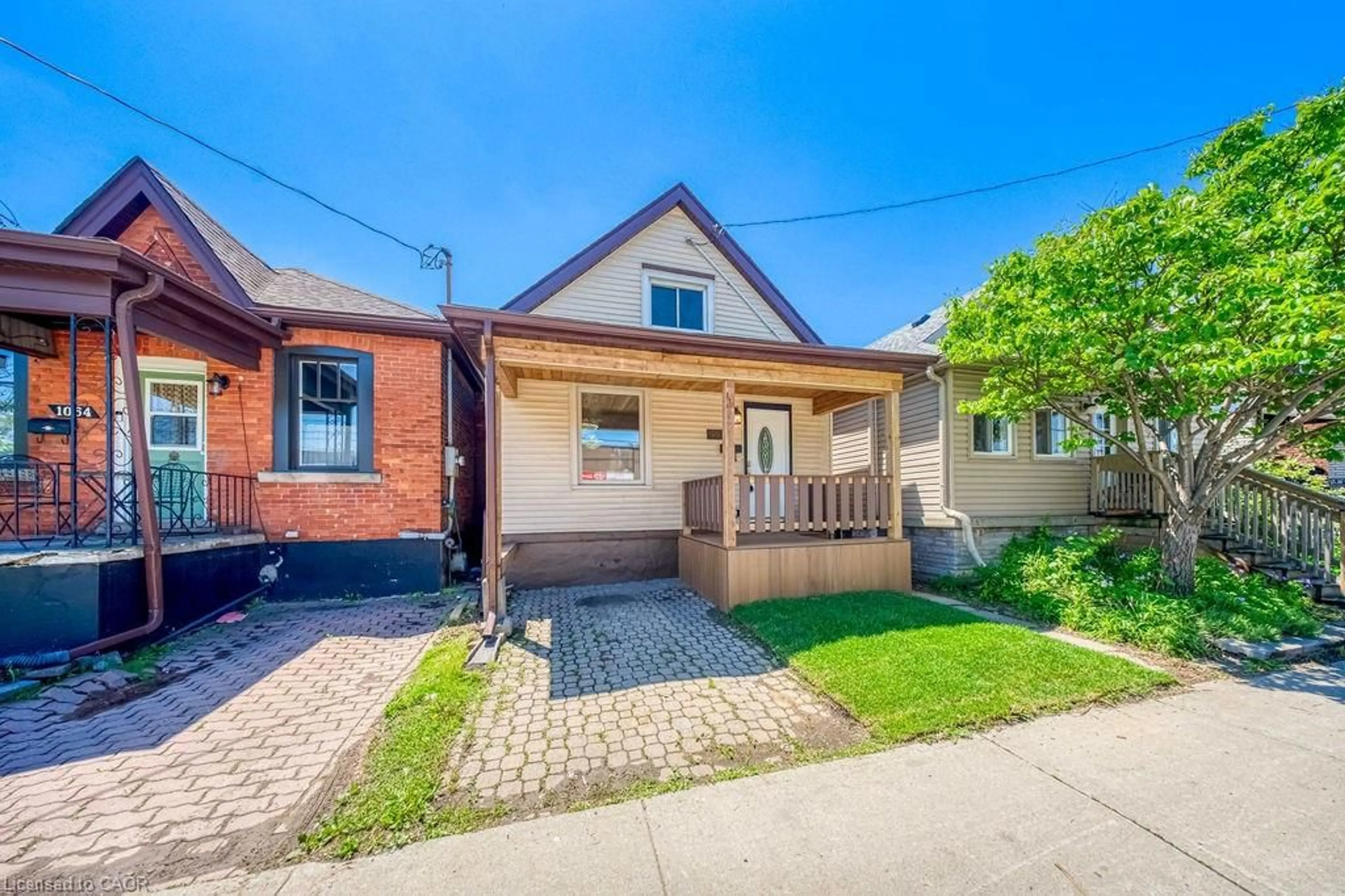 Home with brick exterior material, street for 1062 Cannon St, Hamilton Ontario L8L 2H8