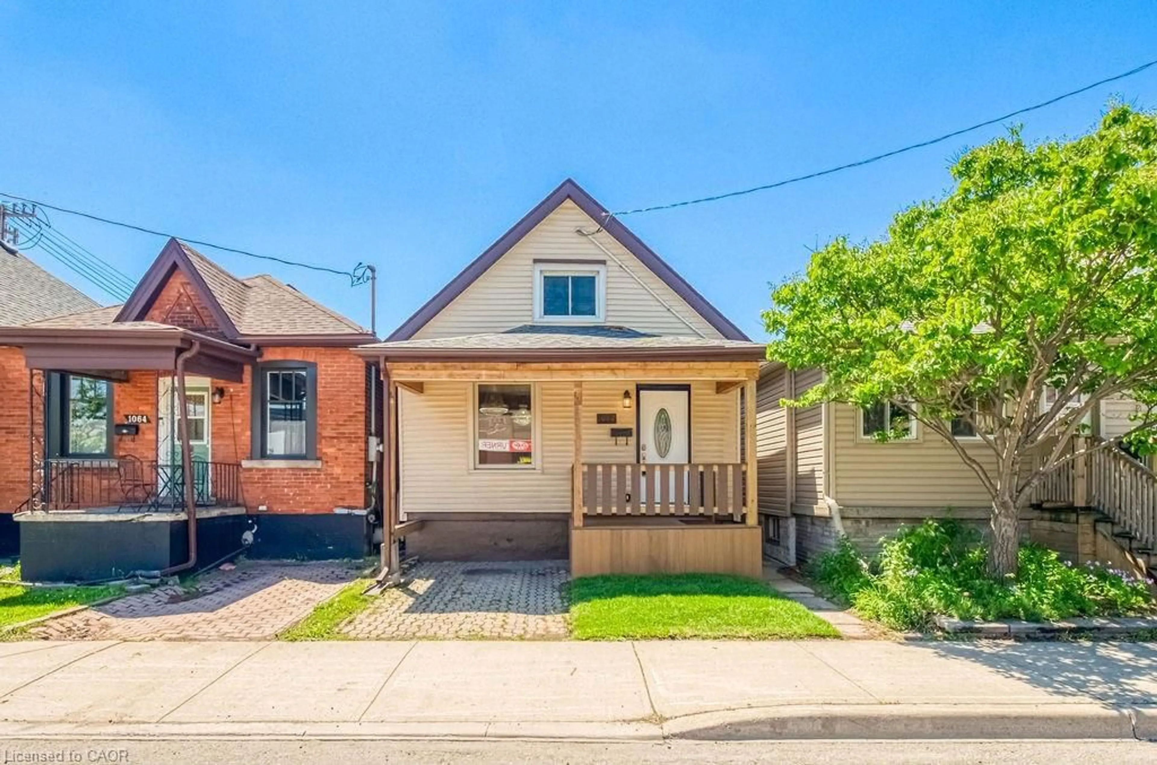 Home with brick exterior material, street for 1062 Cannon St, Hamilton Ontario L8L 2H8