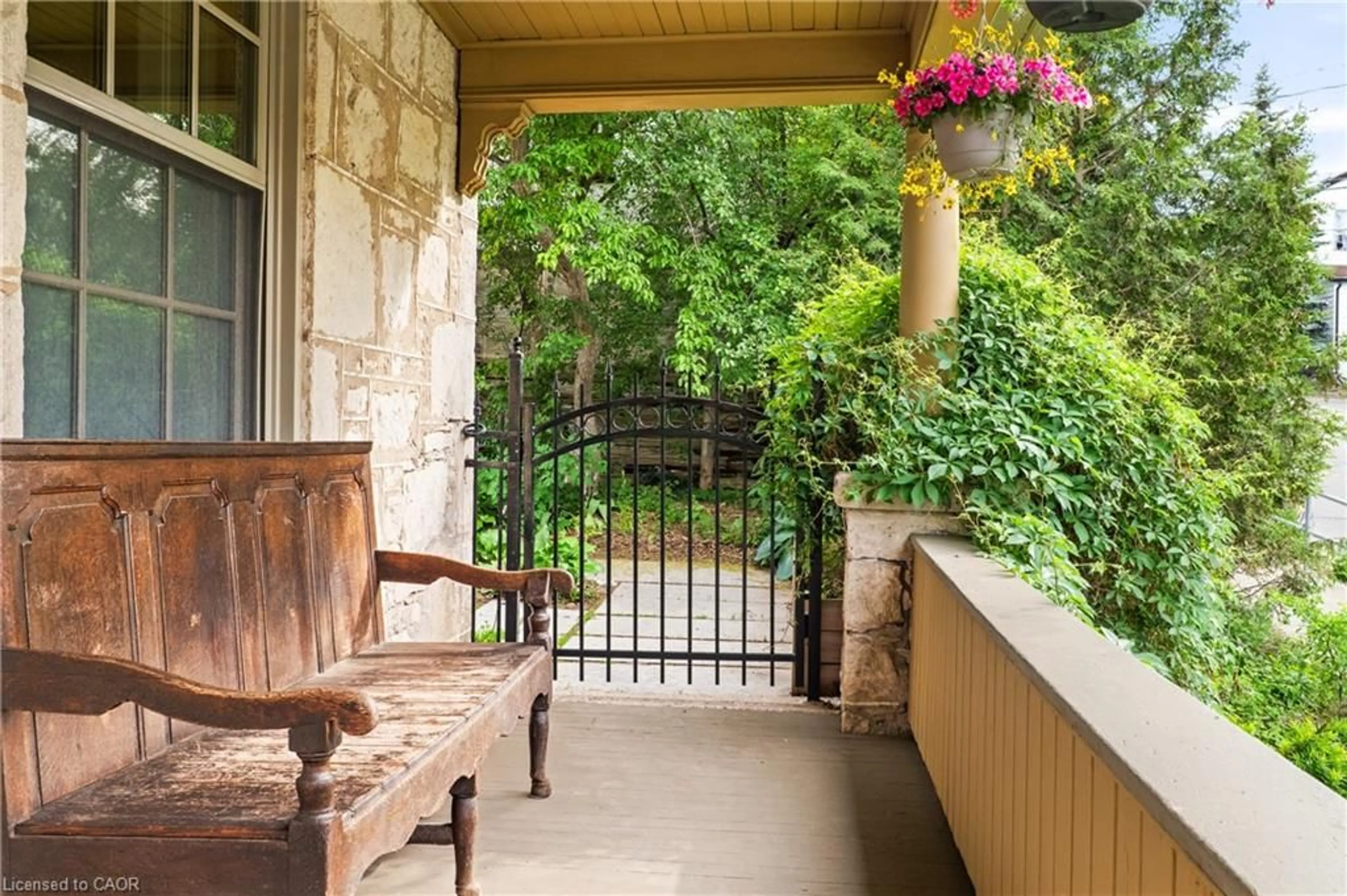 Patio, street for 19 London Rd, Guelph Ontario N1H 2B2