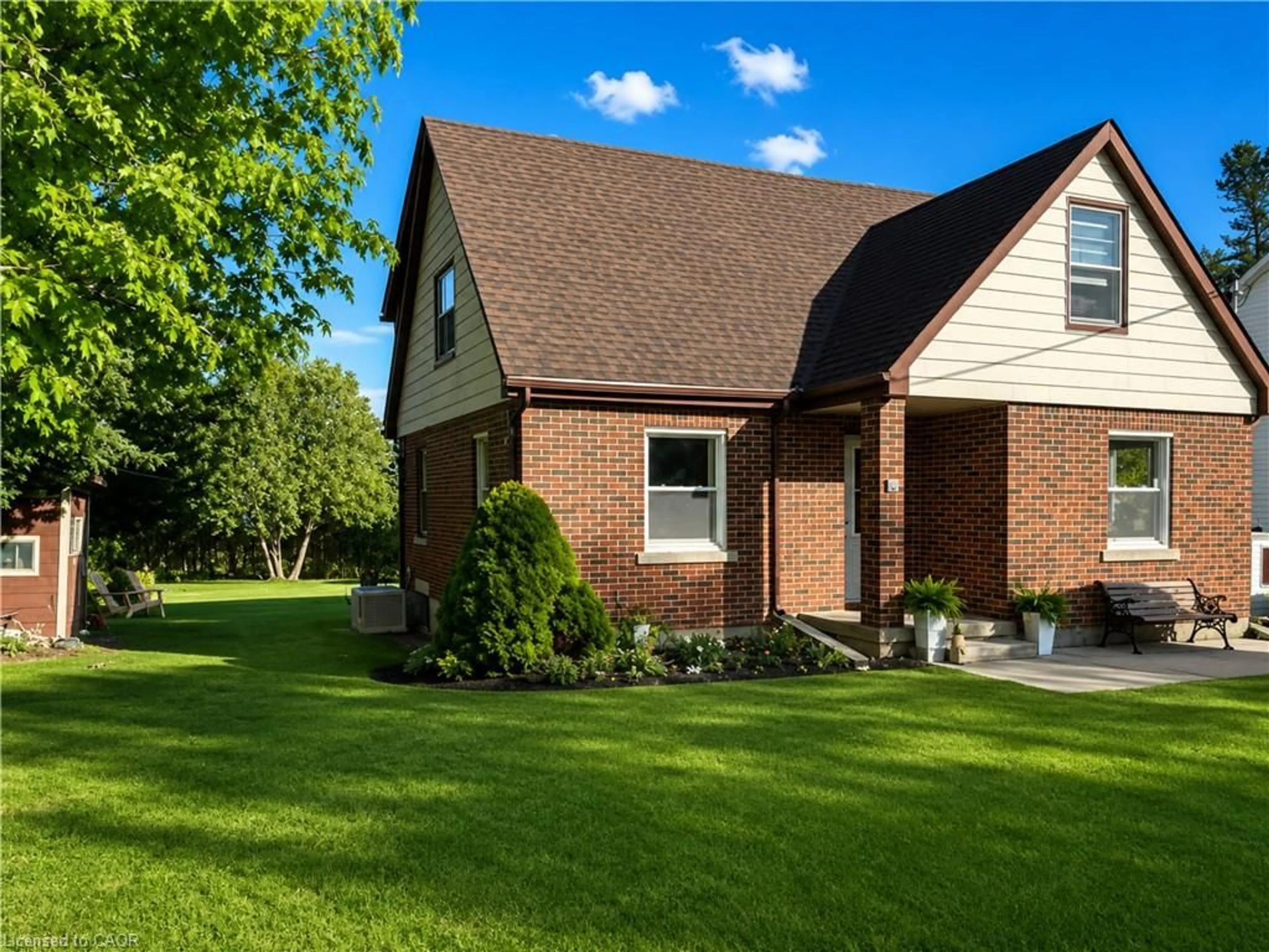 Home with brick exterior material, street for 15 Barrett Ave, Cambridge Ontario N1R 3A1