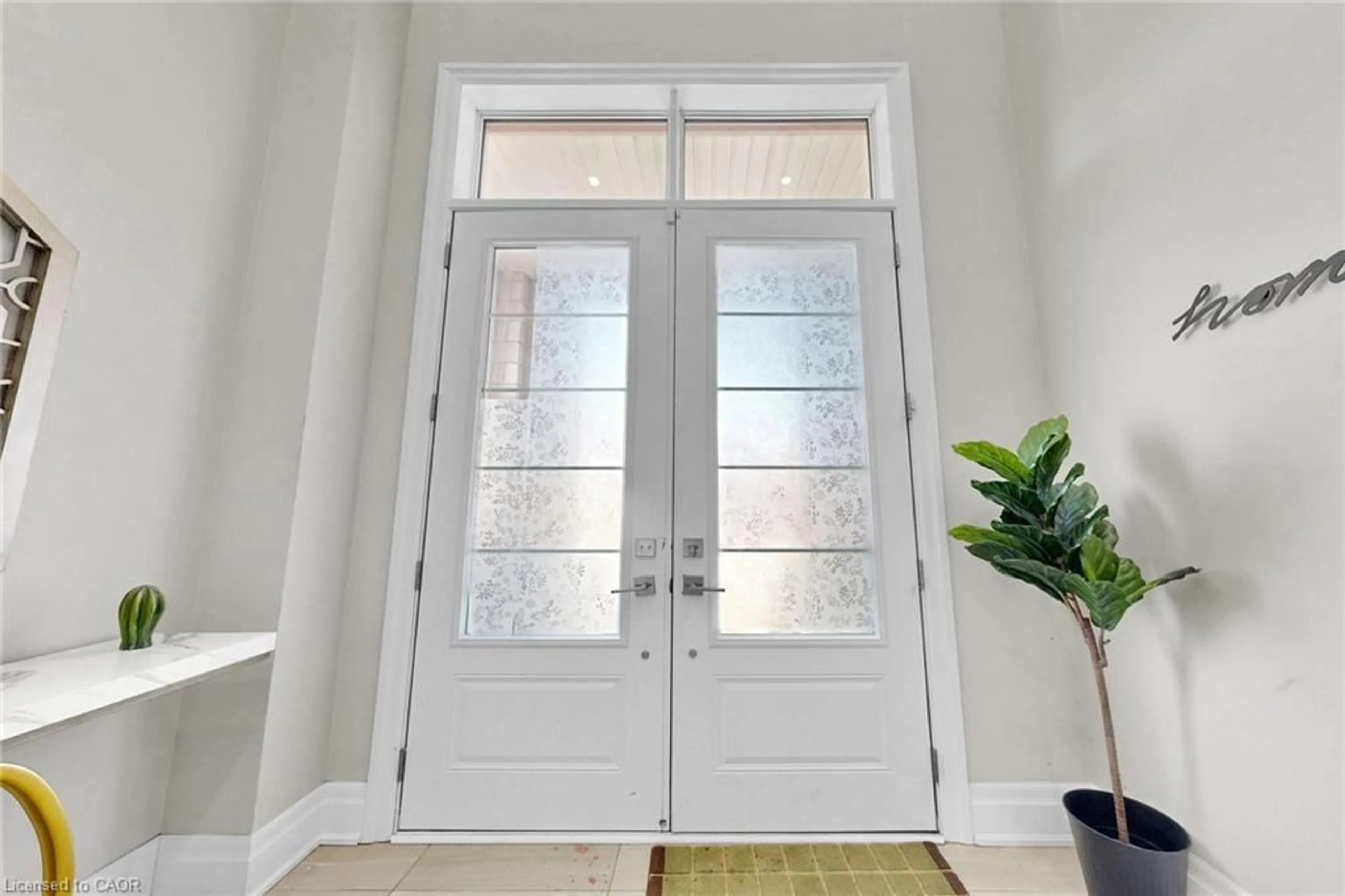 Indoor entryway for 7 Swamp Sparrow Crt, Caledon East Ontario L7C 4M7
