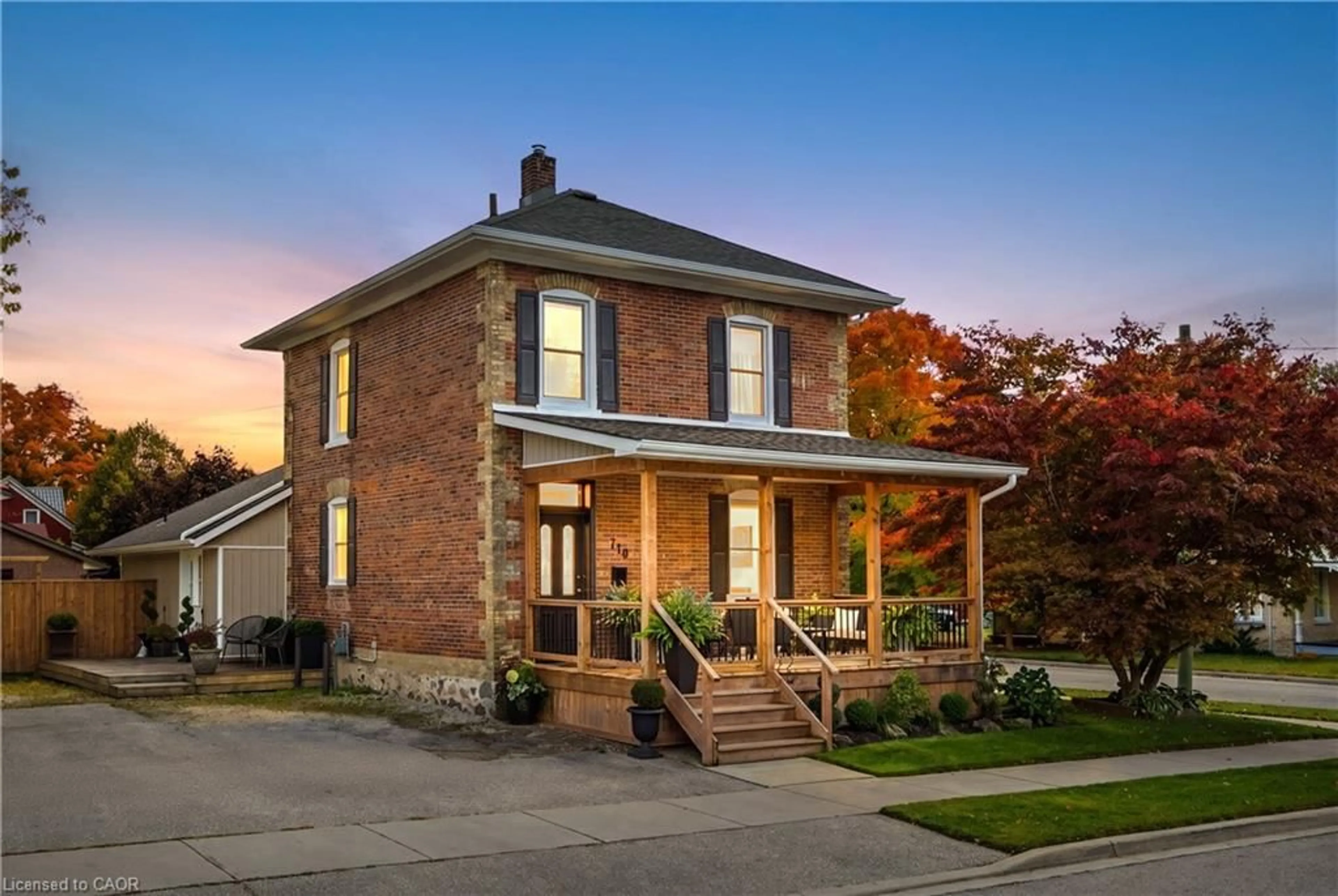 Home with brick exterior material, street for 710 York Ave, Listowel Ontario N4W 2Y3