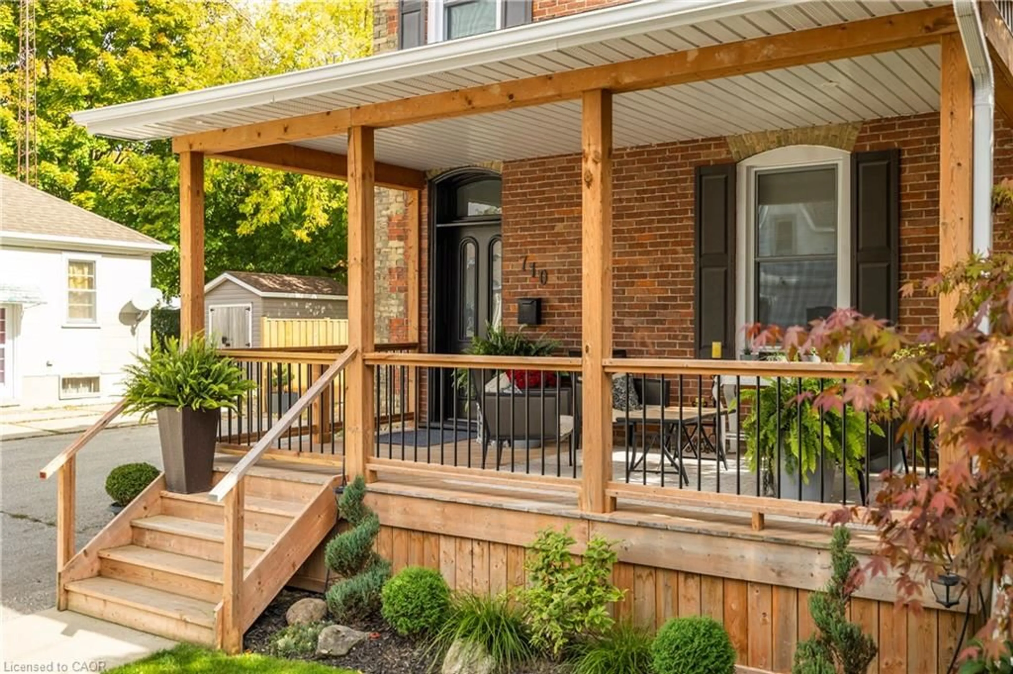 Patio, street for 710 York Ave, Listowel Ontario N4W 2Y3