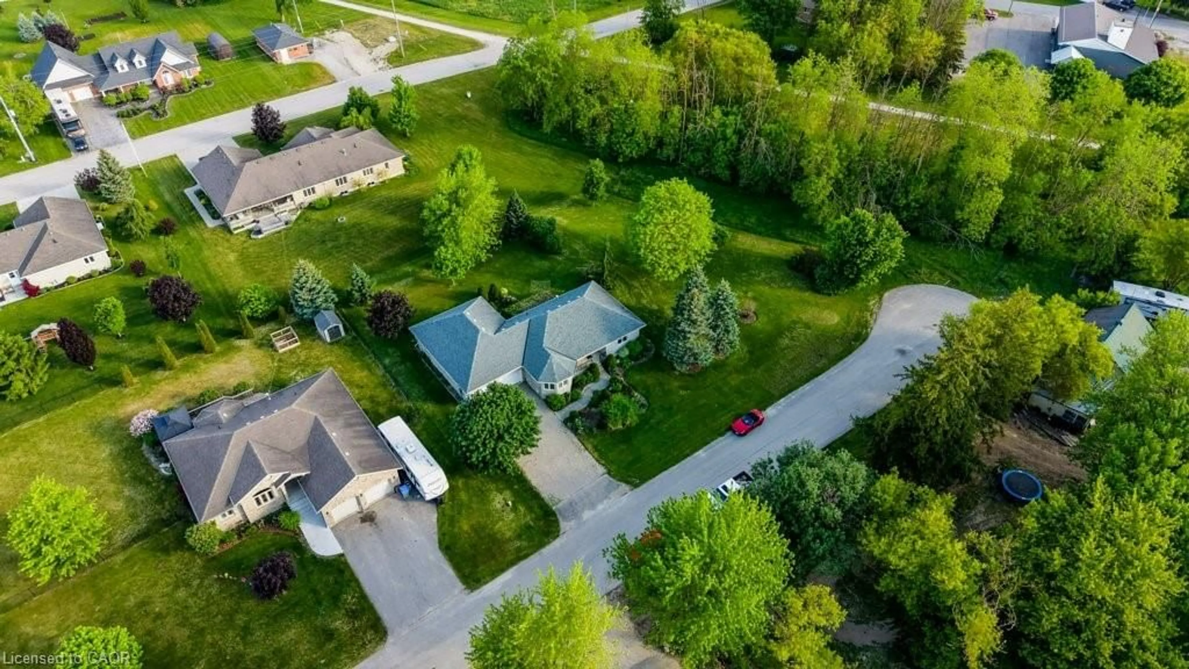 A pic from outside/outdoor area/front of a property/back of a property/a pic from drone, street for 246 King St, Atwood Ontario N0G 1B0