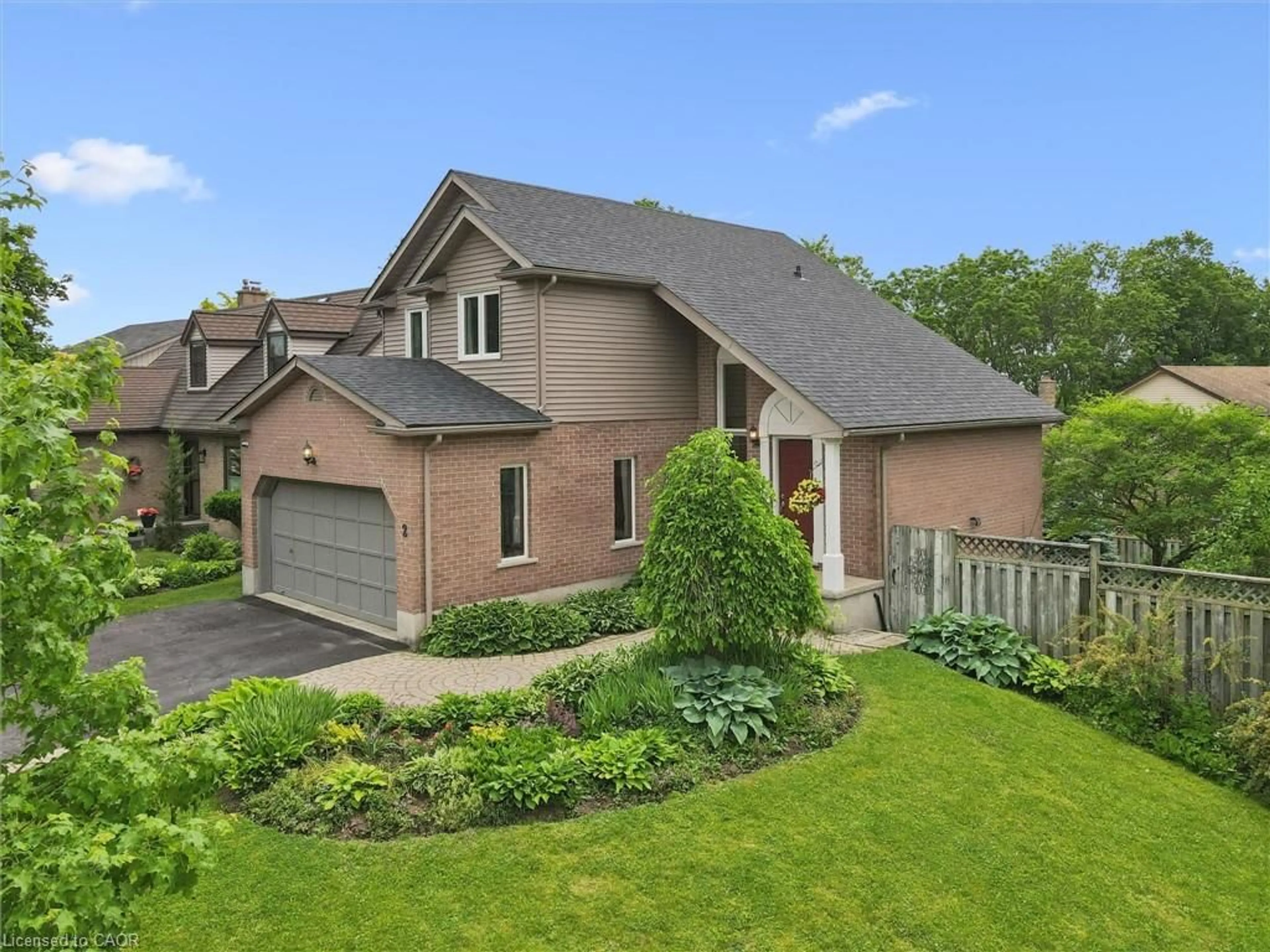 A pic from outside/outdoor area/front of a property/back of a property/a pic from drone, street for 2 Deerchase Crt, Guelph Ontario N1G 3X5