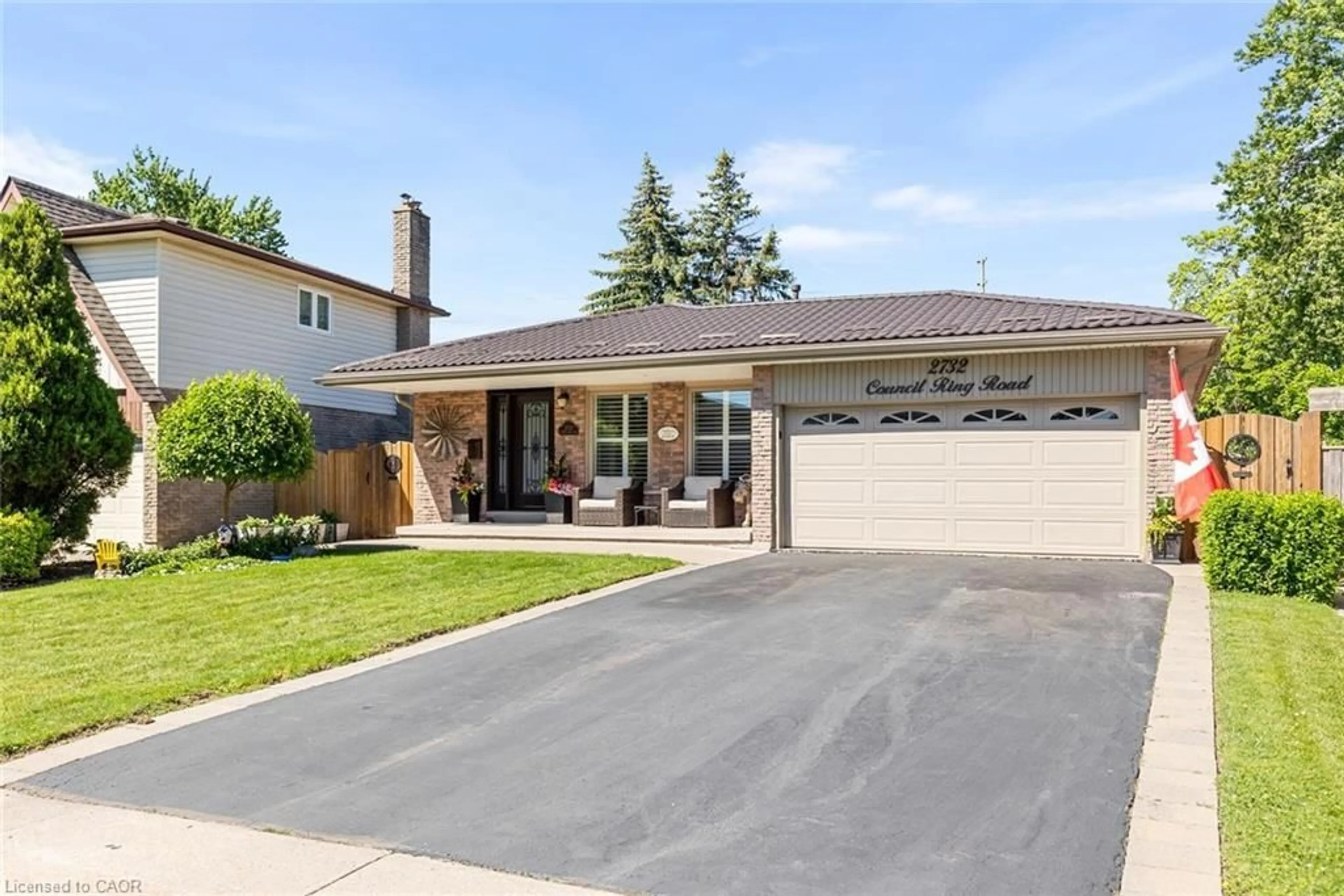 Home with brick exterior material, street for 2732 Council Ring Rd, Mississauga Ontario L5L 1W2