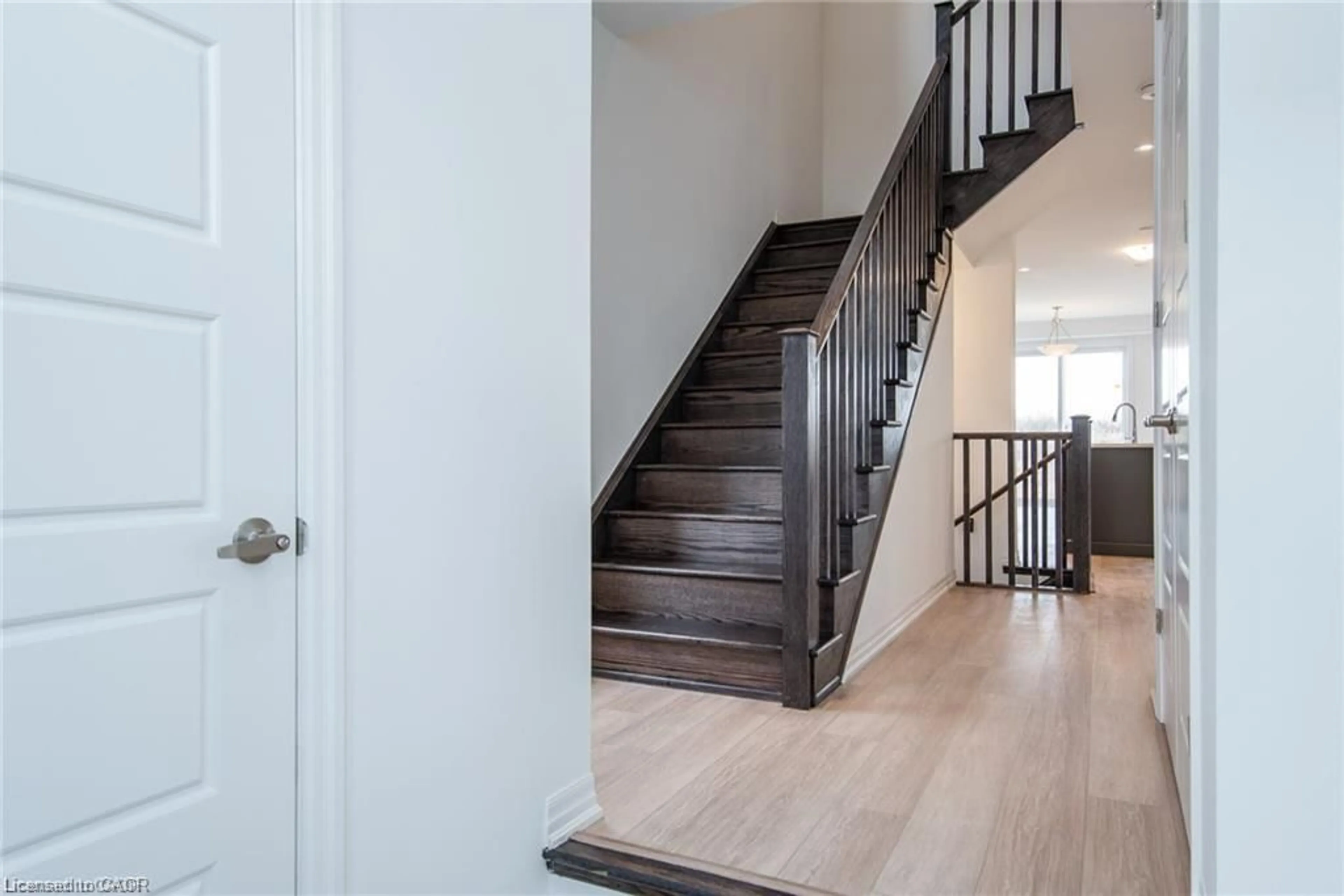 Indoor entryway for 112 Forestwalk St, Kitchener Ontario N2R 0S9