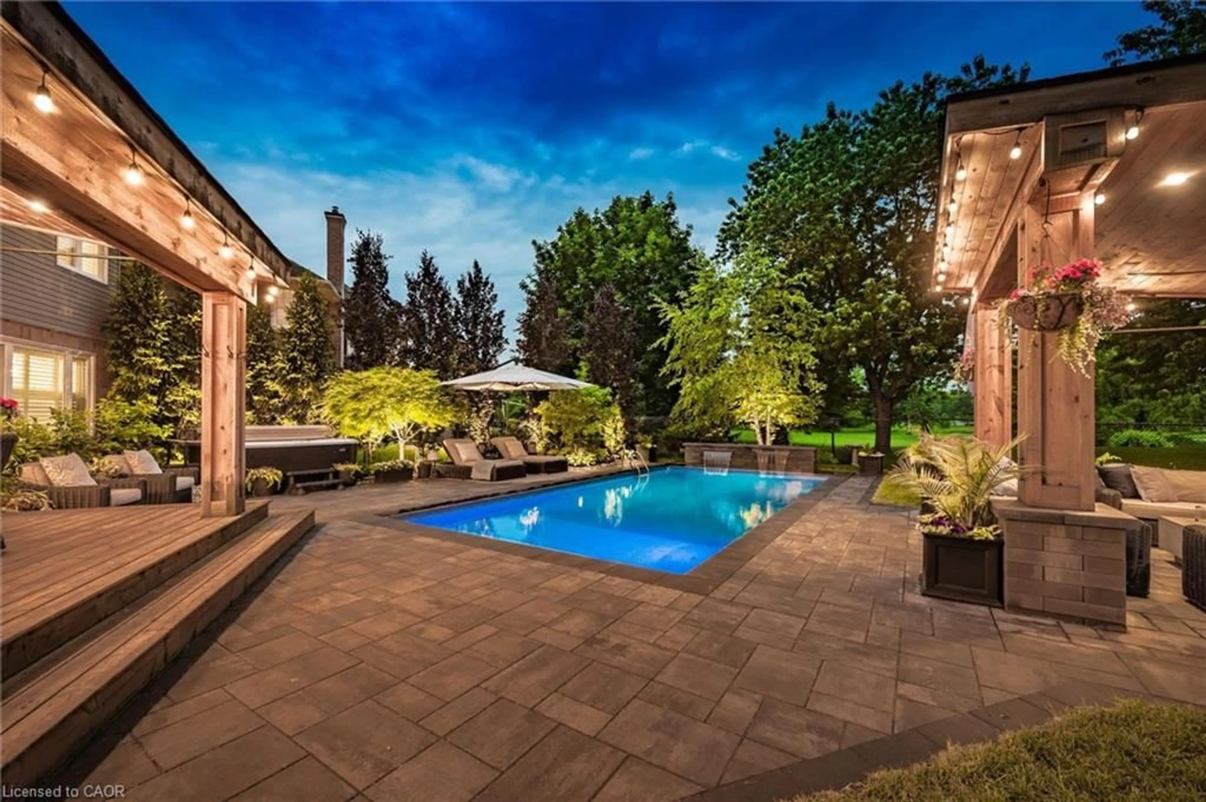 Pool for 4147 Millcroft Park Dr, Burlington Ontario L7M 3V1