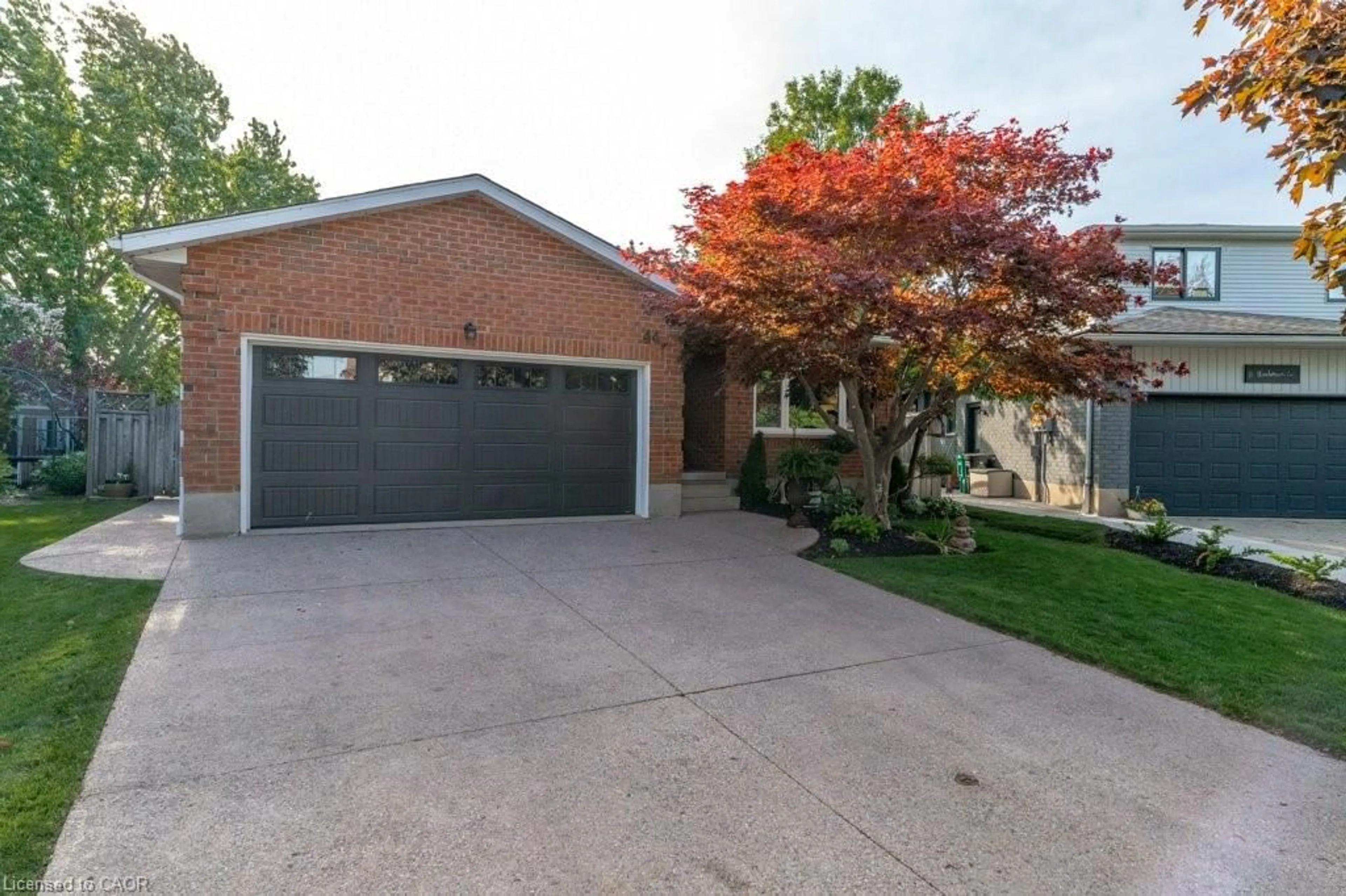 Home with brick exterior material, street for 44 Windermere Crt, Kitchener Ontario N2N 2W4