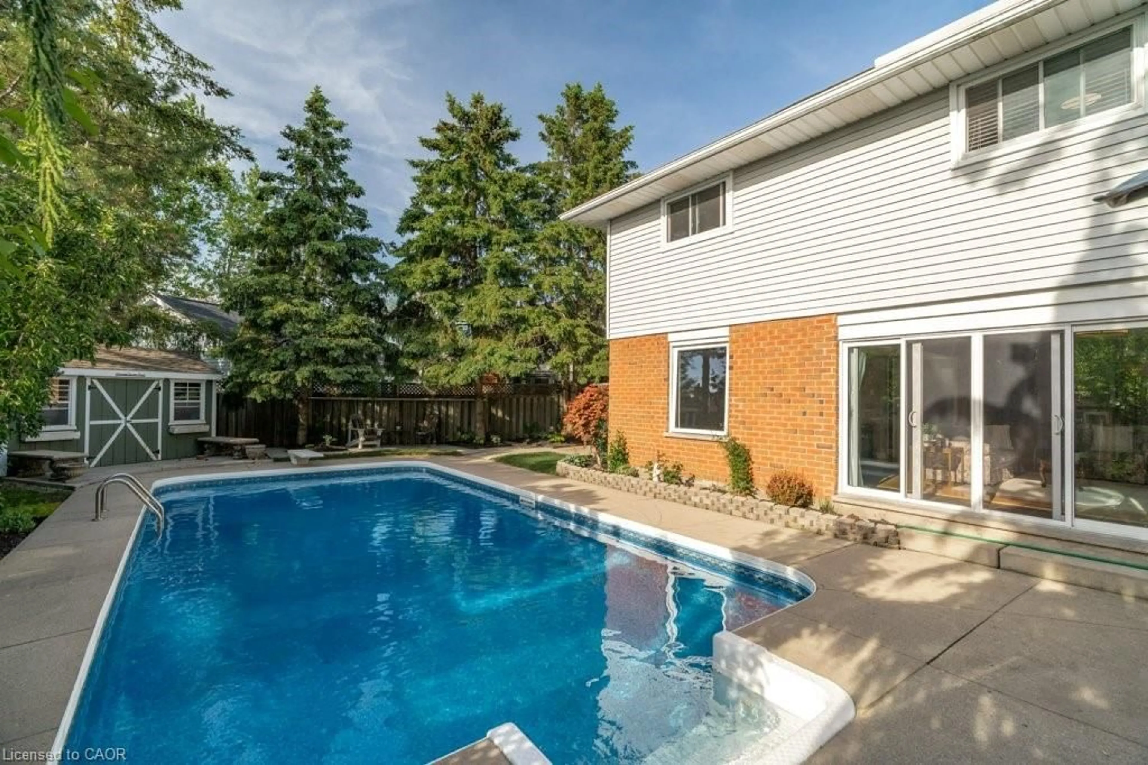 Pool for 44 Windermere Crt, Kitchener Ontario N2N 2W4
