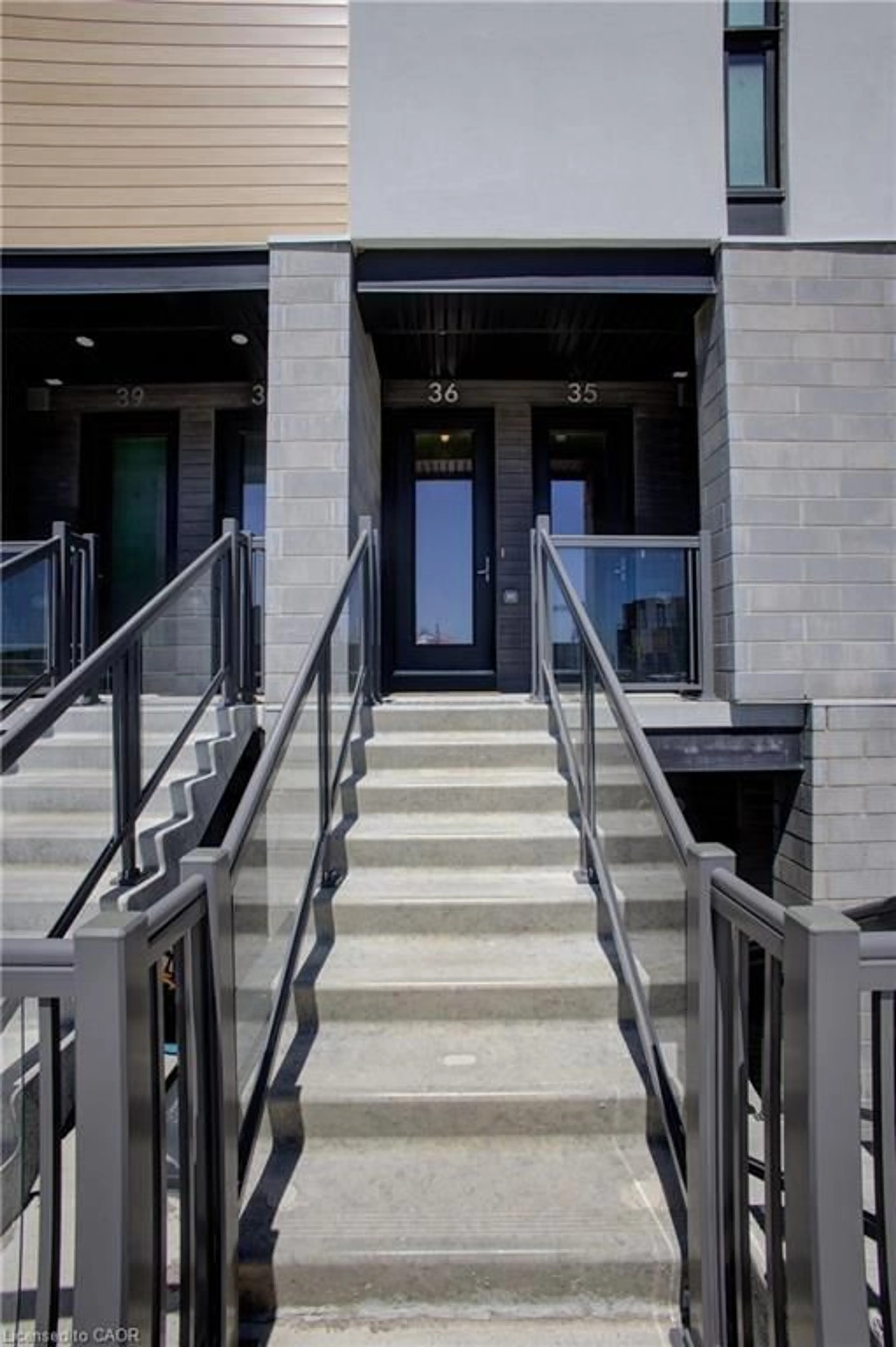 Indoor foyer for 142 Foamflower Pl #A036, Waterloo Ontario N2V 0G9