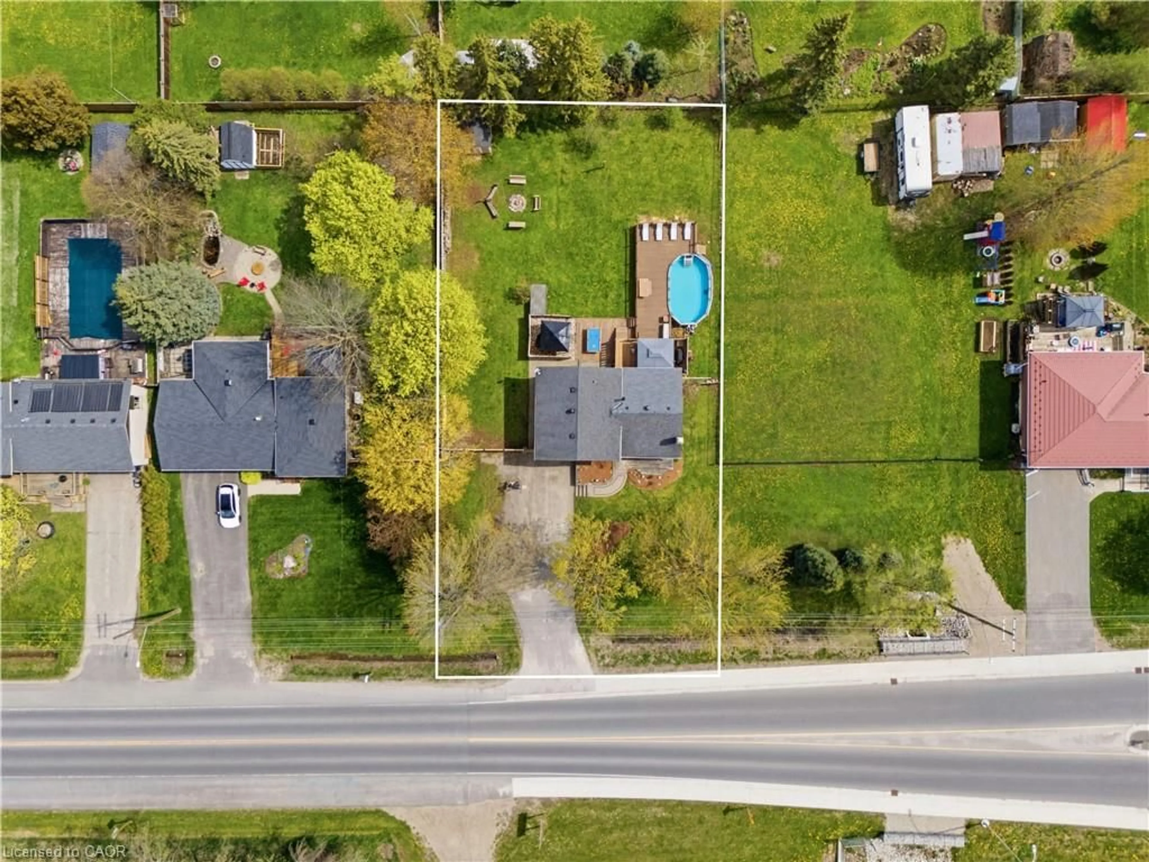 A pic from outside/outdoor area/front of a property/back of a property/a pic from drone, street for 160 Wellington Road 7, Elora Ontario N0B 1S0